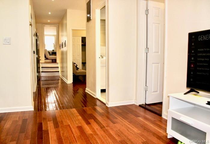 Single Family 24  Queens, NY 11101, MLS-884437-31