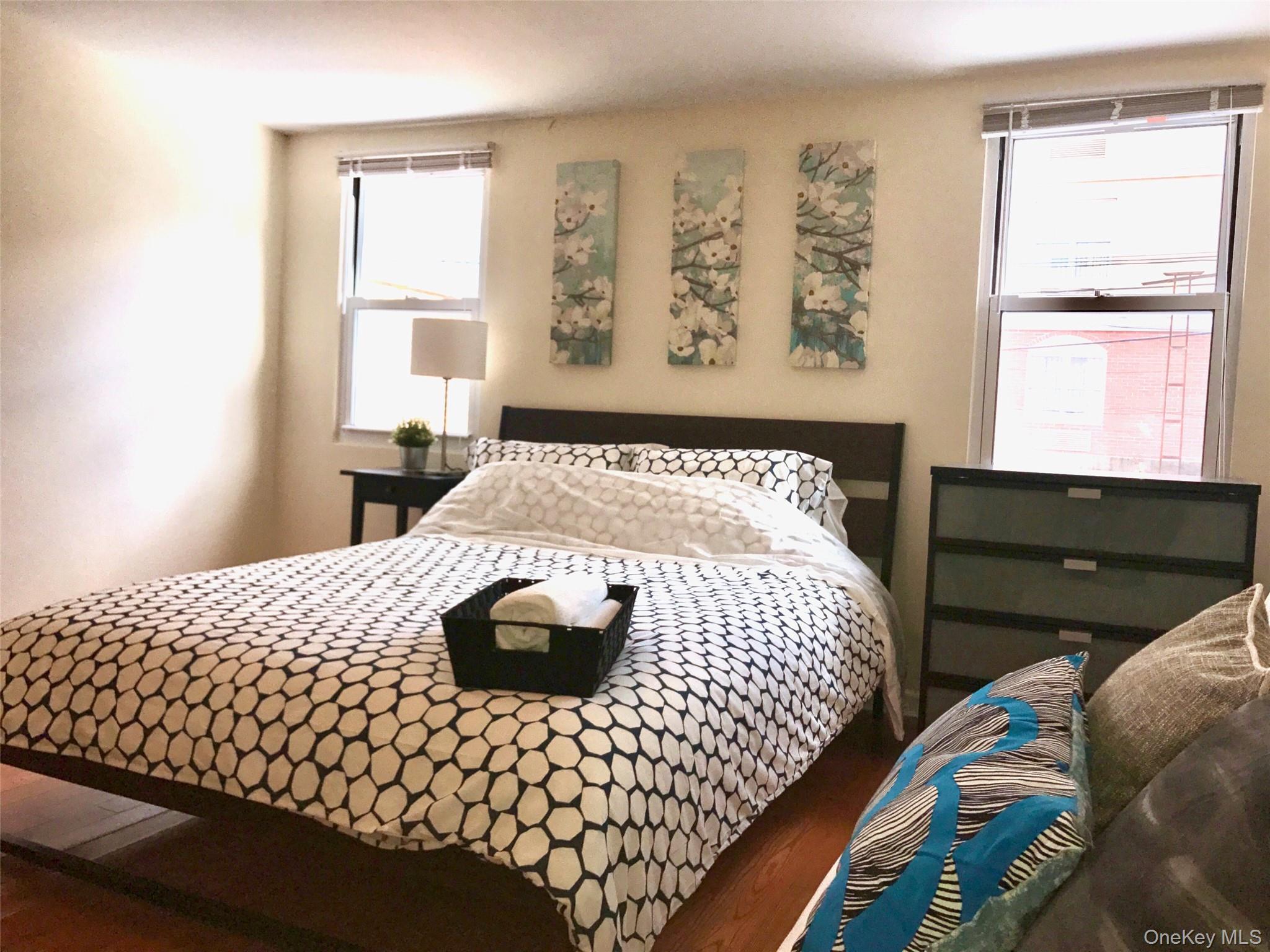 Single Family 24 Queens, NY 11101, MLS-884437-4