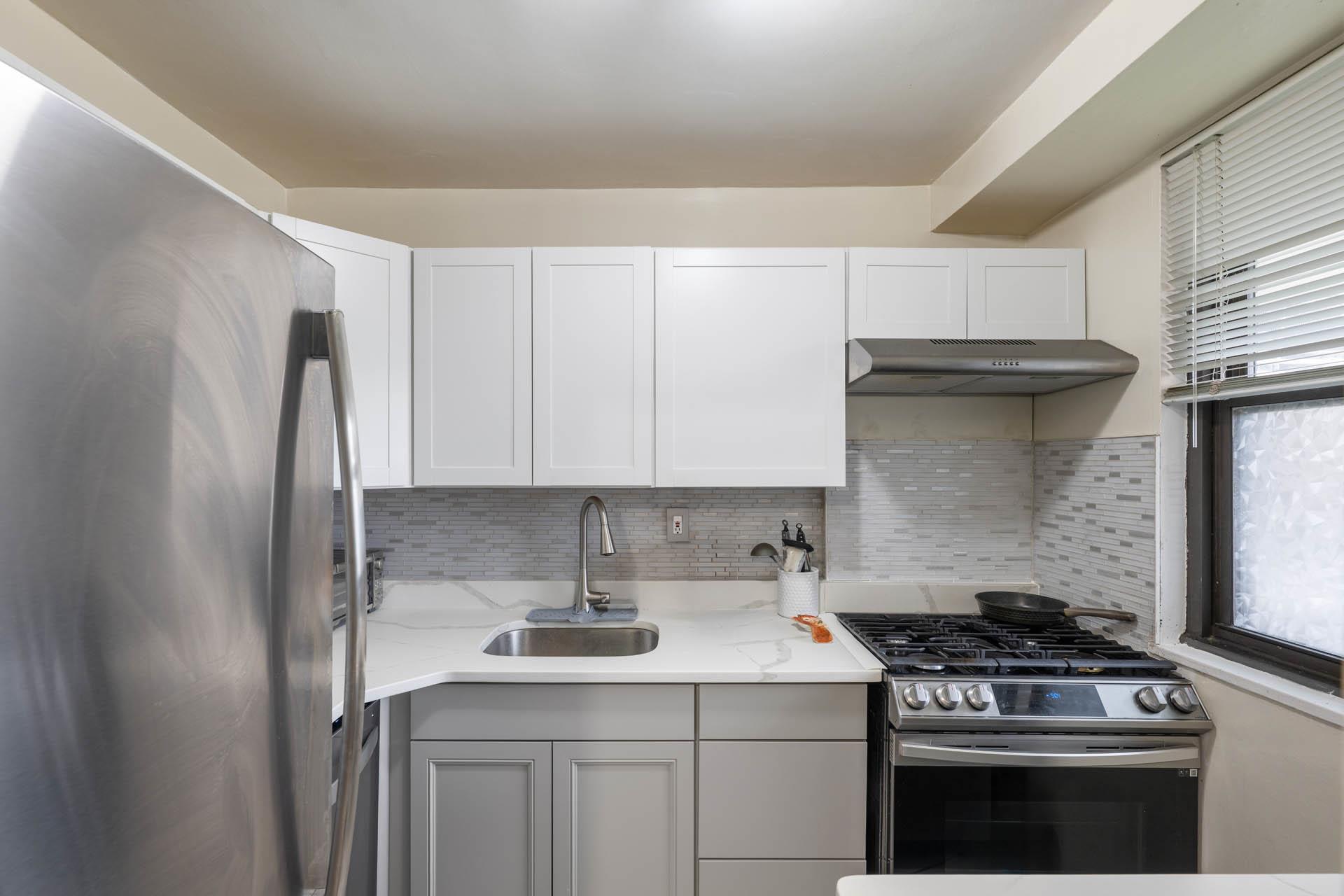 Apartment Henry Hudson  Bronx, NY 10471, MLS-884443-4