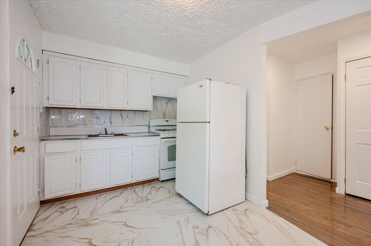 Single Family Avenue M  Brooklyn, NY 11234, MLS-884548-23