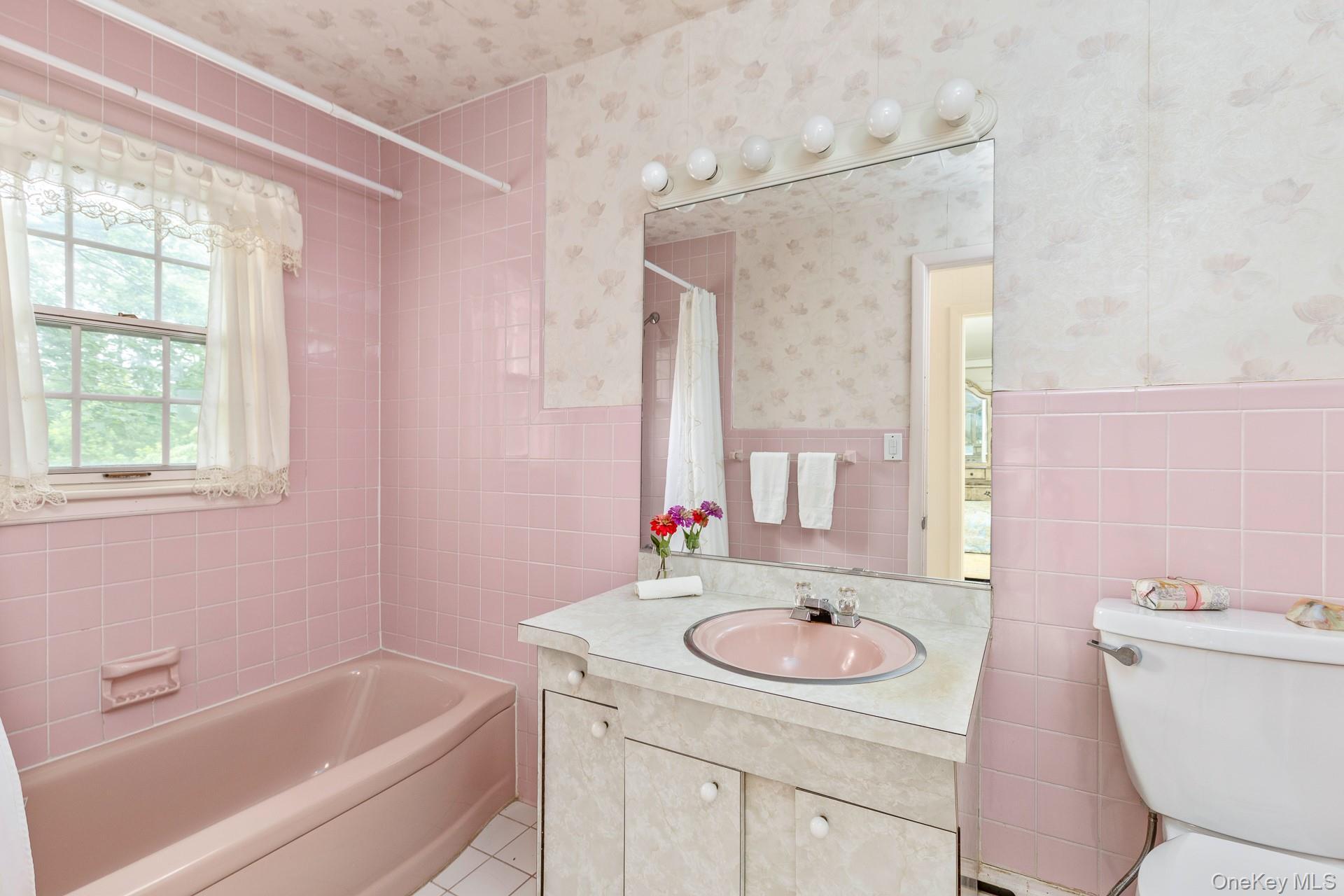 Single Family Garfield Suffolk County, NY 11767, MLS-884569-17