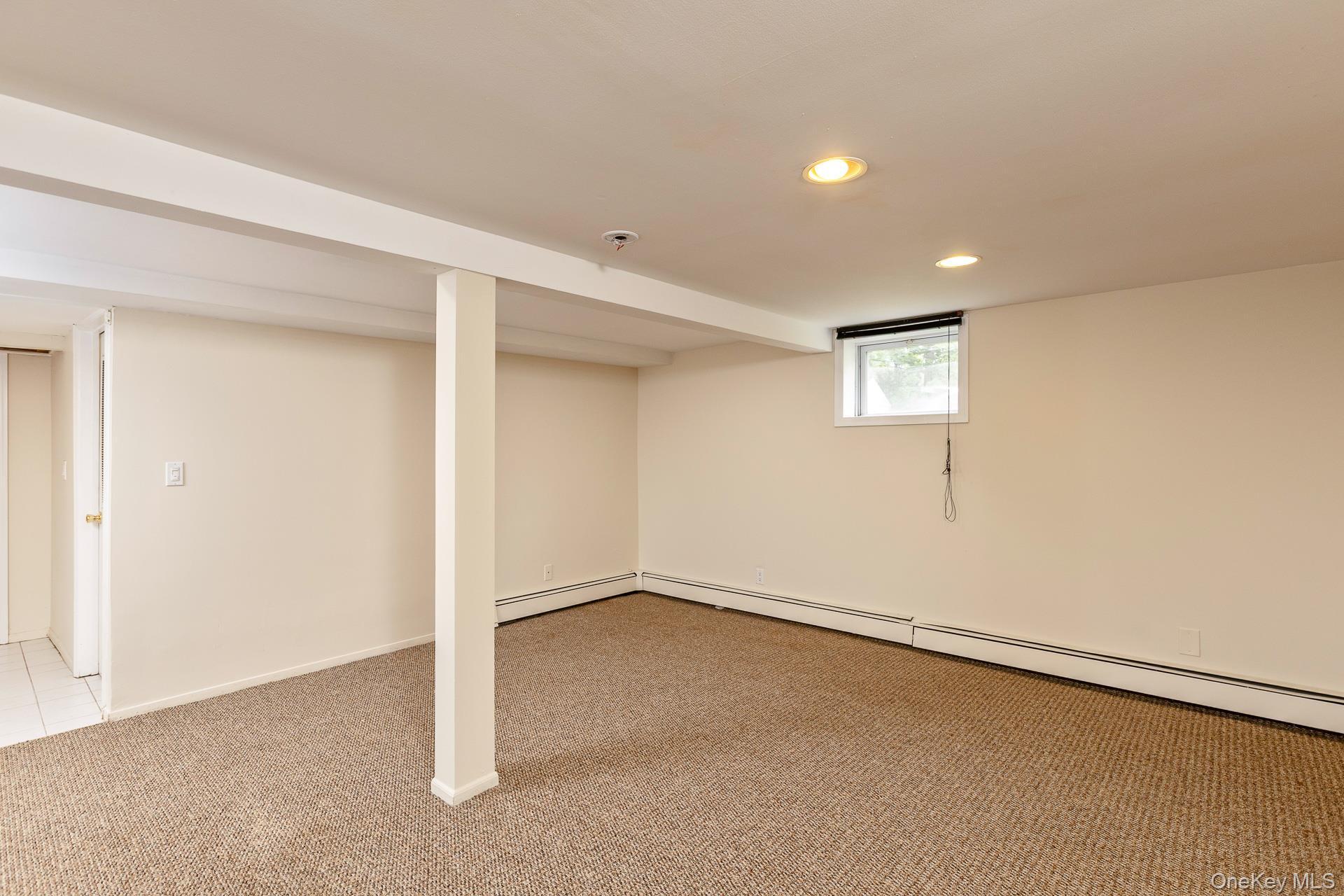 Single Family Garfield Suffolk County, NY 11767, MLS-884569-21