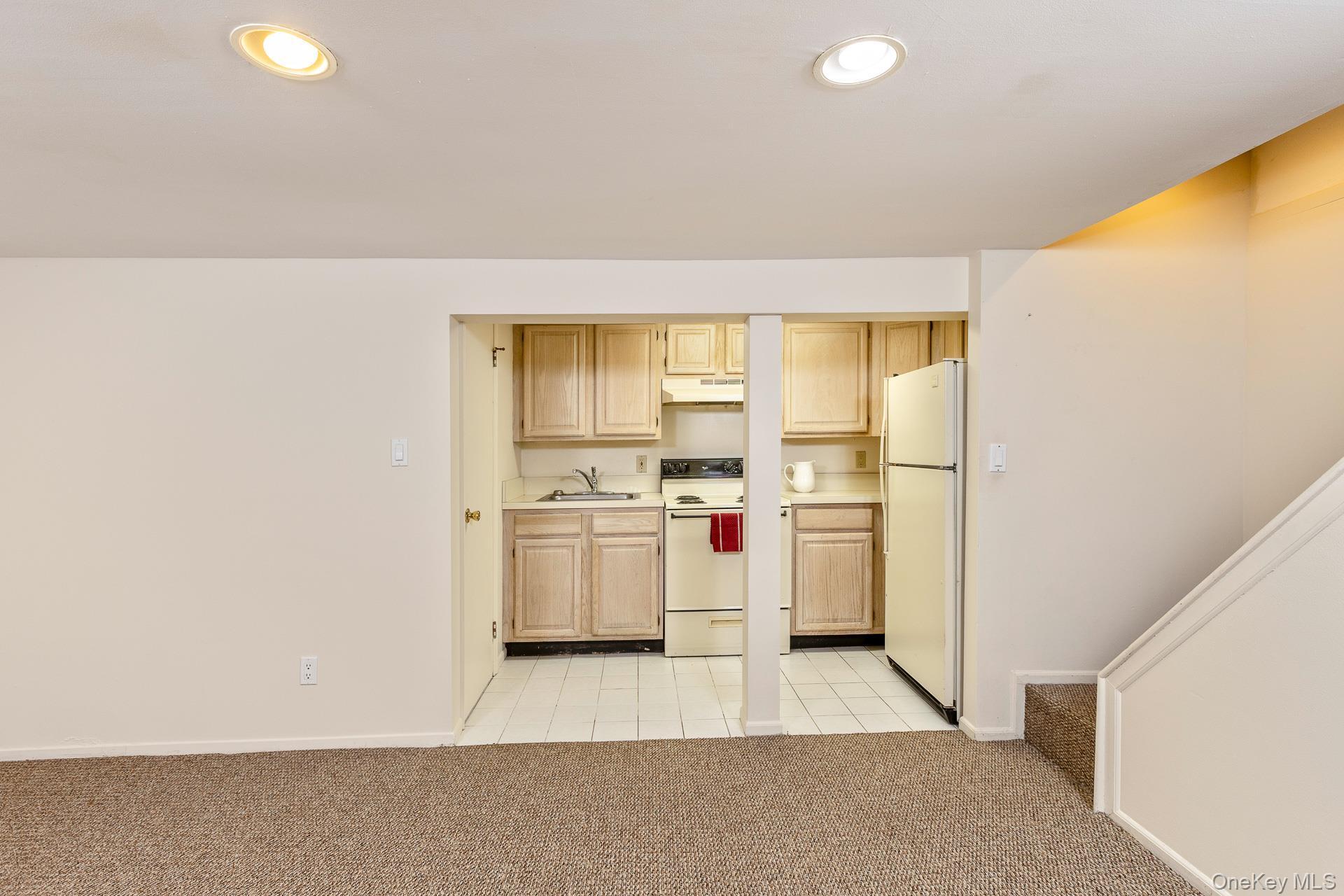 Single Family Garfield Suffolk County, NY 11767, MLS-884569-22