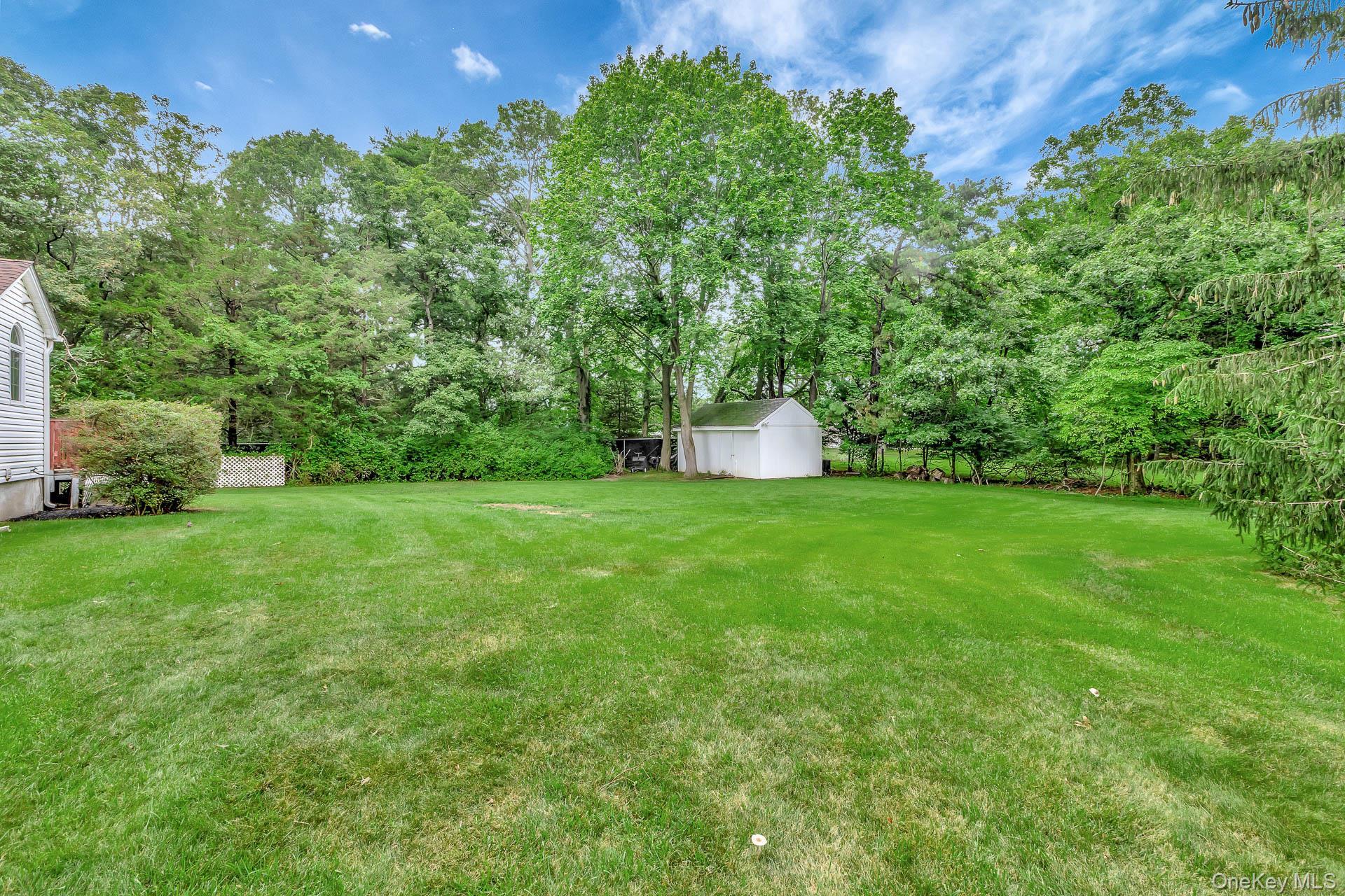 Single Family Garfield Suffolk County, NY 11767, MLS-884569-26