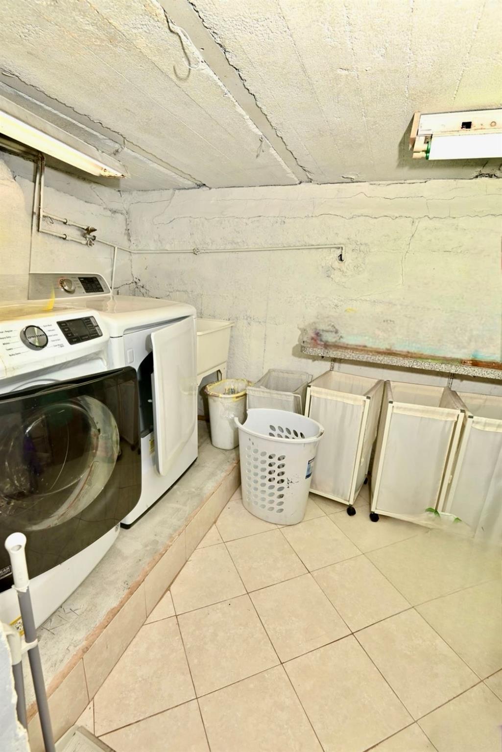 Single Family 93rd  Queens, NY 11416, MLS-884583-31
