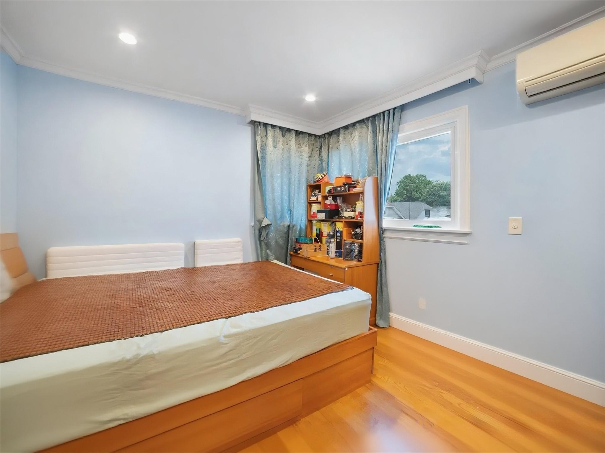 Single Family 123  Queens, NY 11356, MLS-884615-7