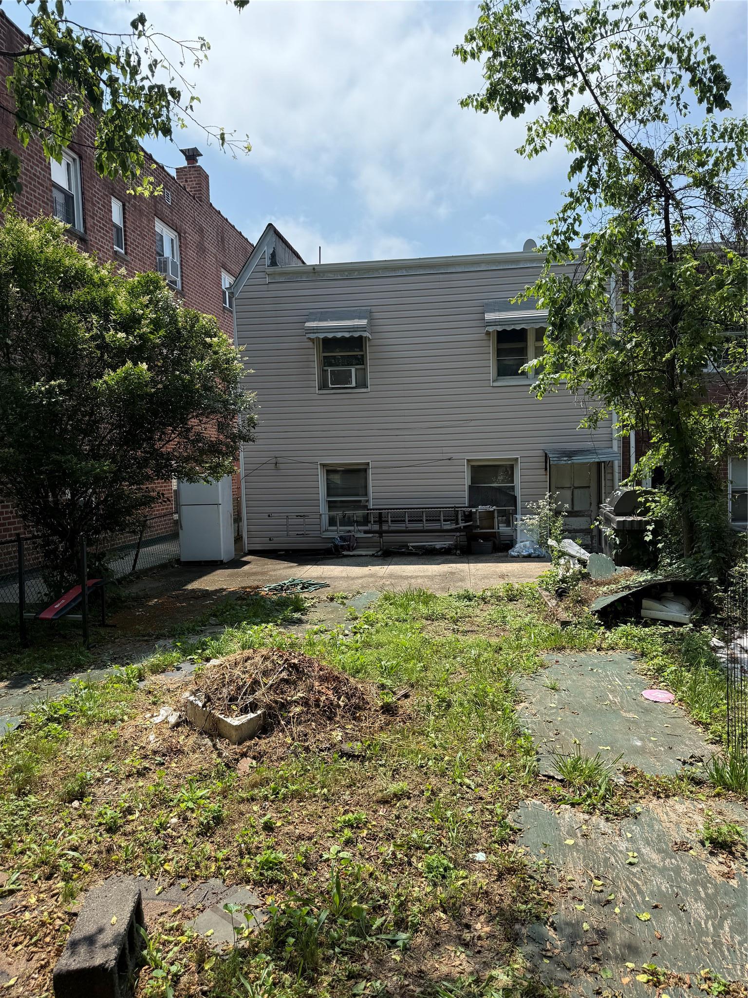 Single Family Fenton  Bronx, NY 10469, MLS-884619-2