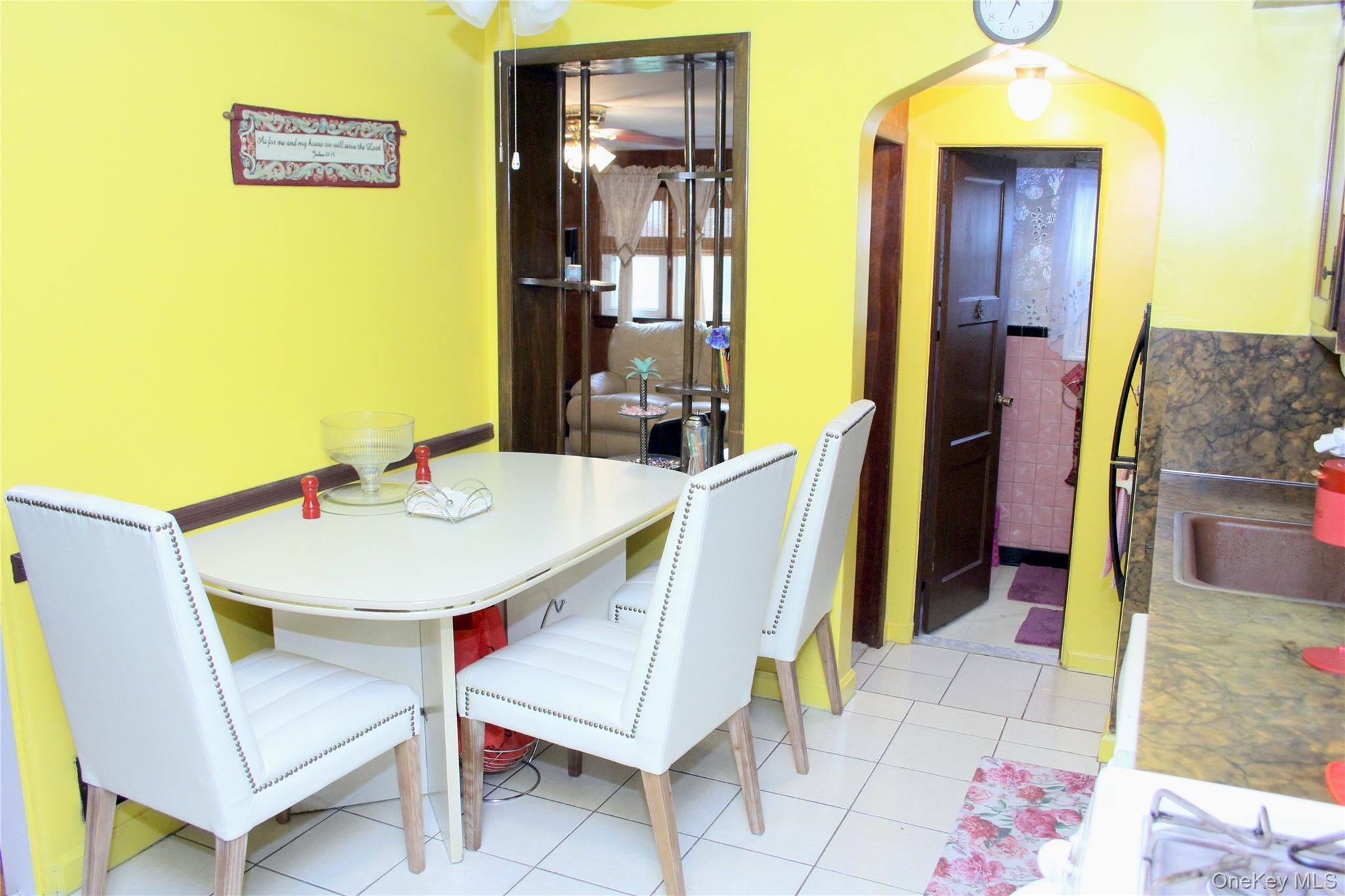 Single Family Garnet Nassau County, NY 11003, MLS-884634-24