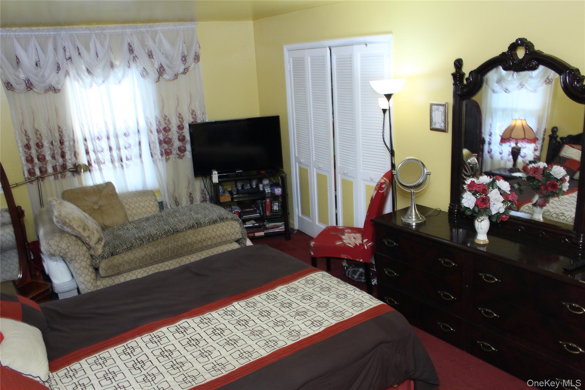 Single Family Garnet Nassau County, NY 11003, MLS-884634-38