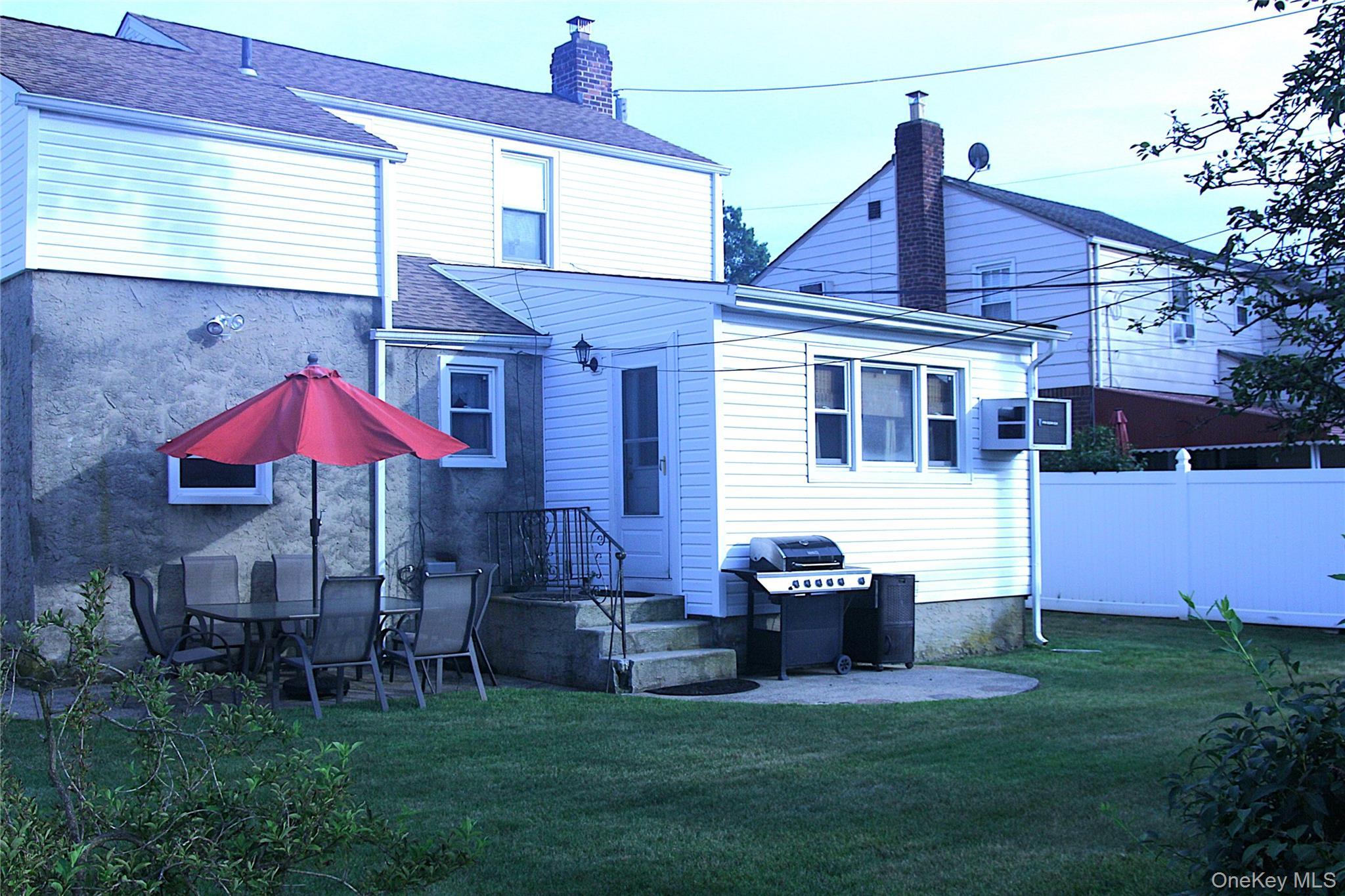 Single Family Garnet Nassau County, NY 11003, MLS-884634-4