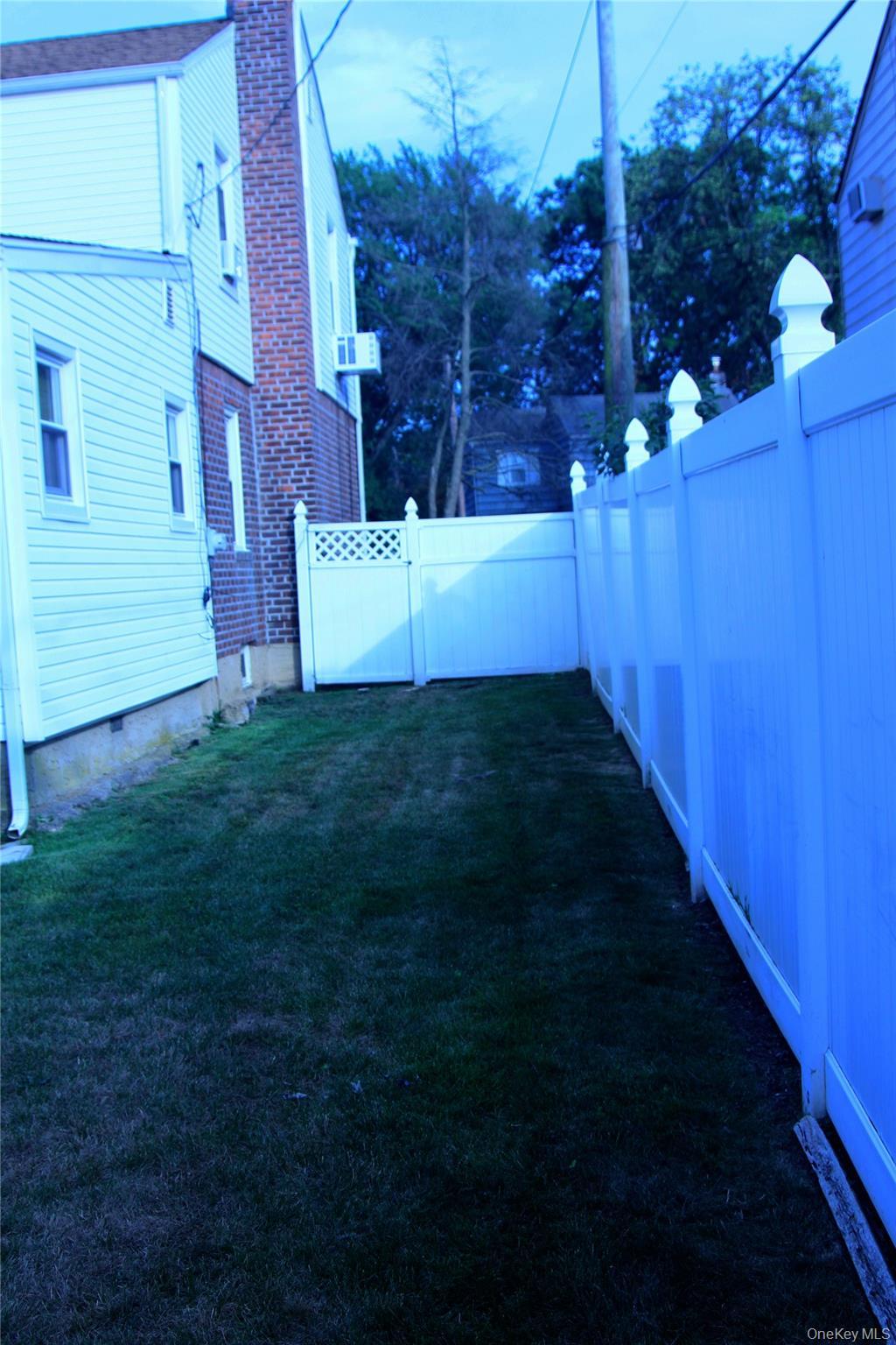 Single Family Garnet Nassau County, NY 11003, MLS-884634-6