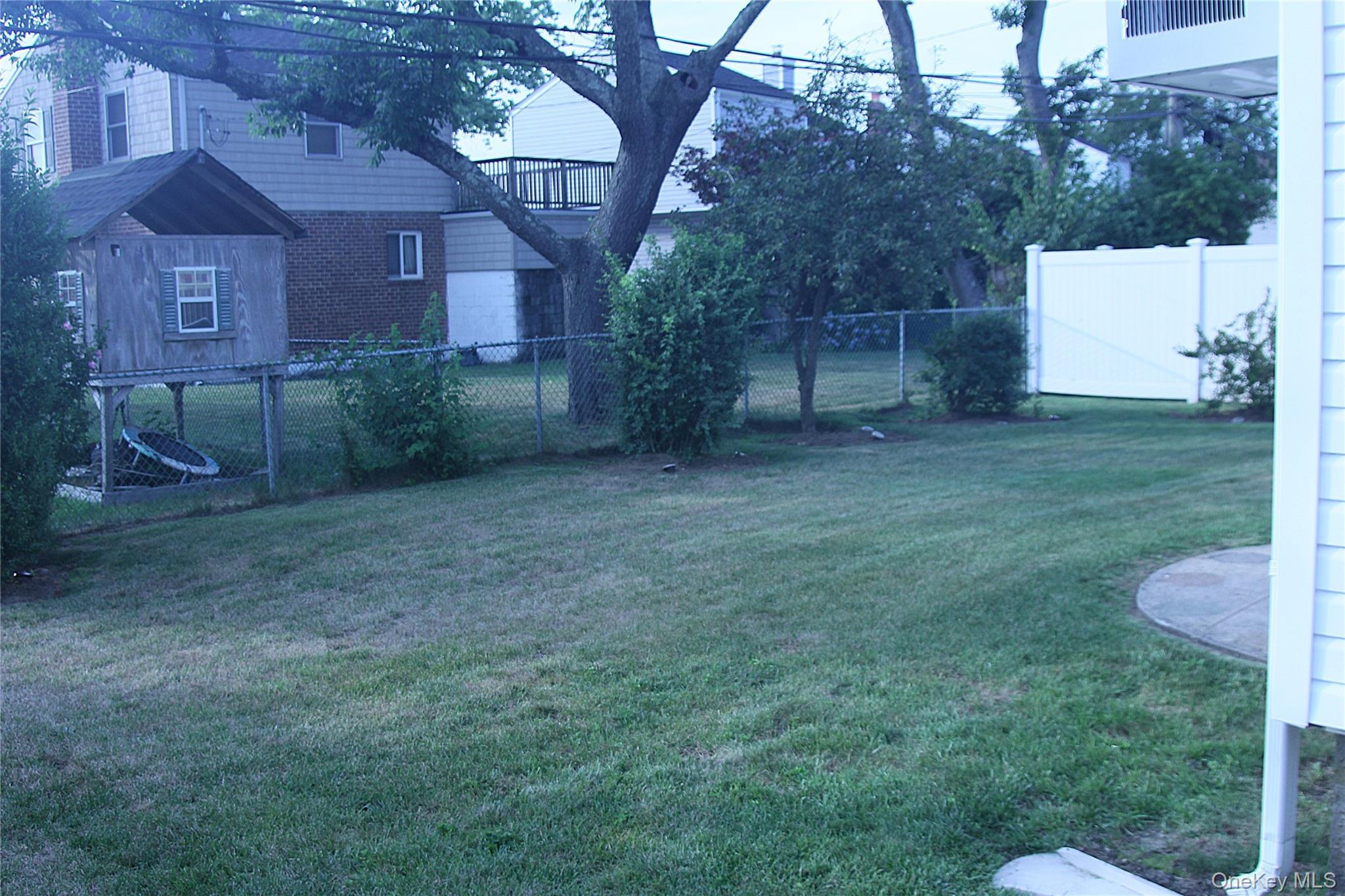 Single Family Garnet Nassau County, NY 11003, MLS-884634-9