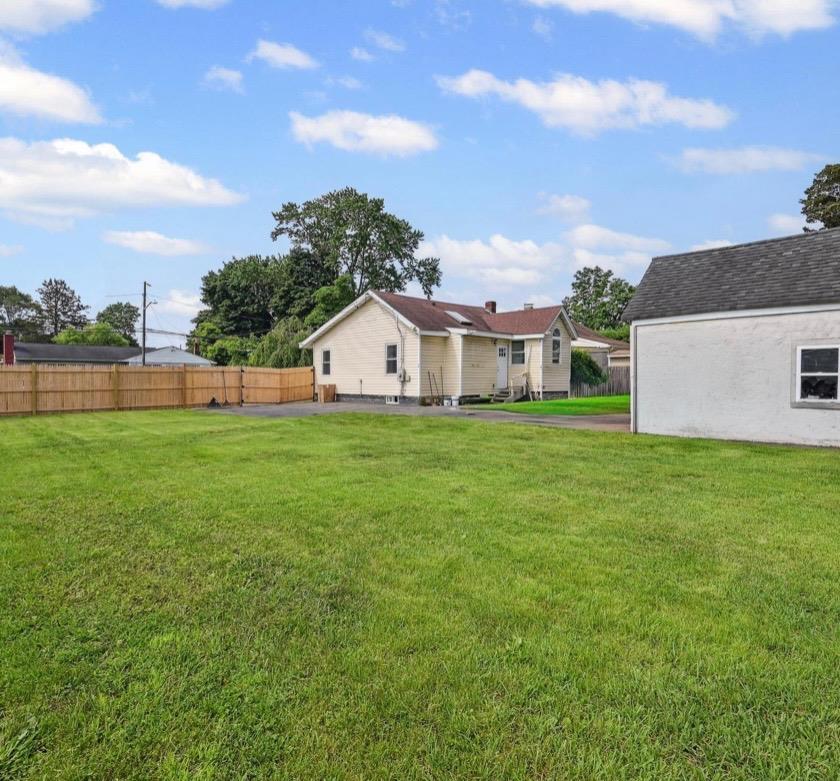 Single Family Inca  Suffolk County, NY 11706, MLS-884661-11