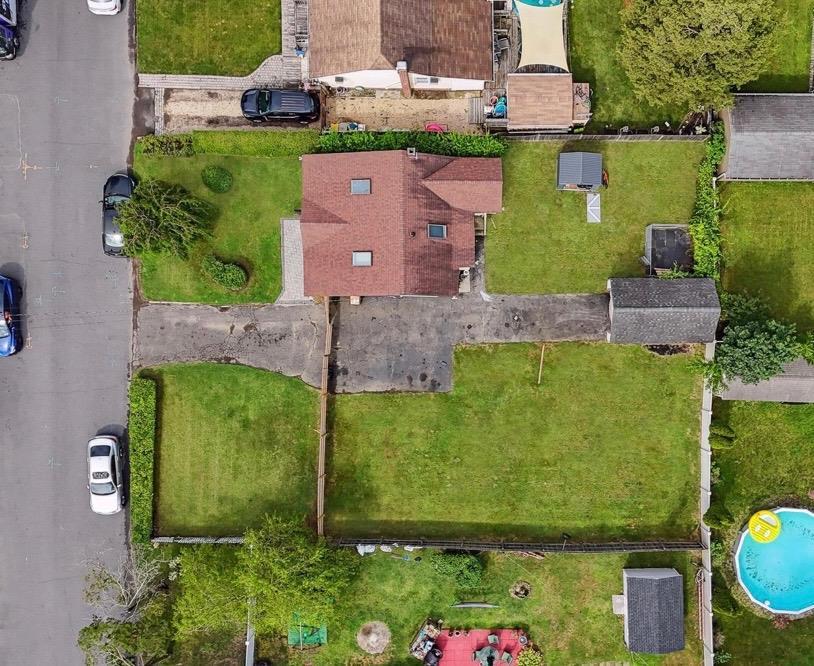Single Family Inca  Suffolk County, NY 11706, MLS-884661-13