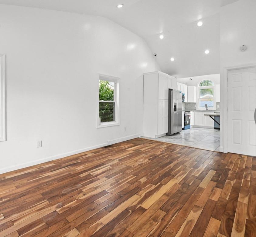 Single Family Inca  Suffolk County, NY 11706, MLS-884661-2