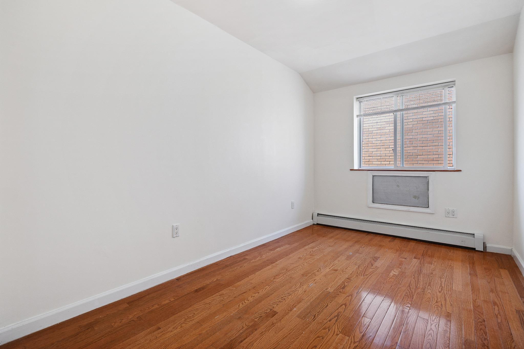 Single Family 160th  Queens, NY 11358, MLS-884697-11