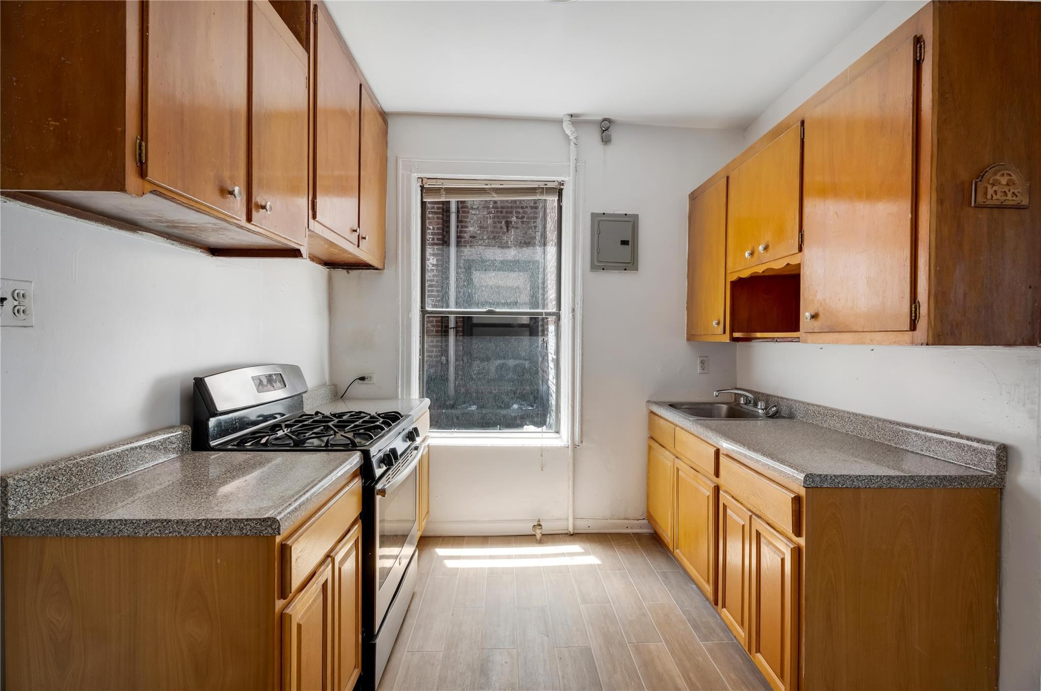 Commercial Sale Brighton 11th  Brooklyn, NY 11235, MLS-884727-2