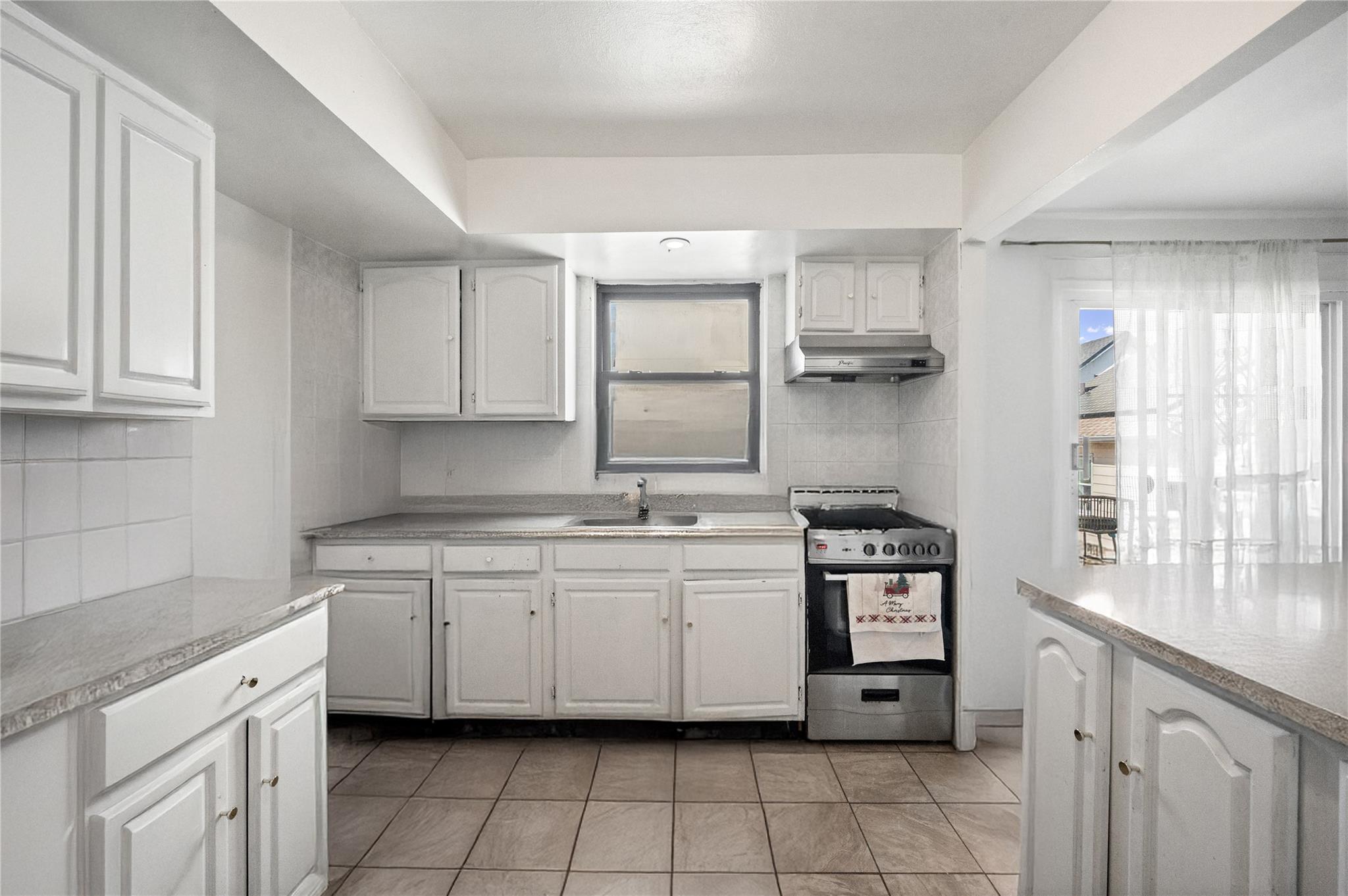 Single Family Smedley  Queens, NY 11435, MLS-884739-10