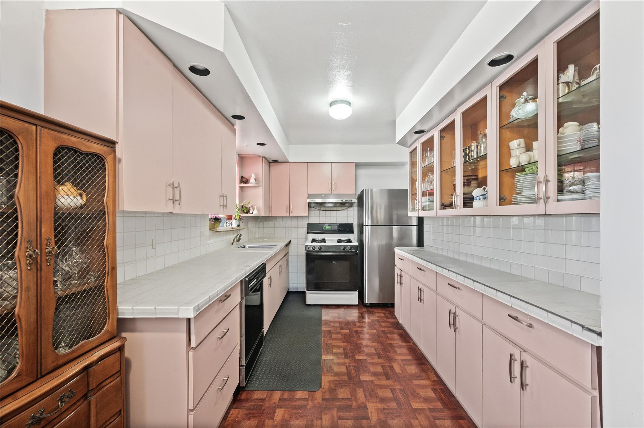 Single Family Smedley  Queens, NY 11435, MLS-884739-33