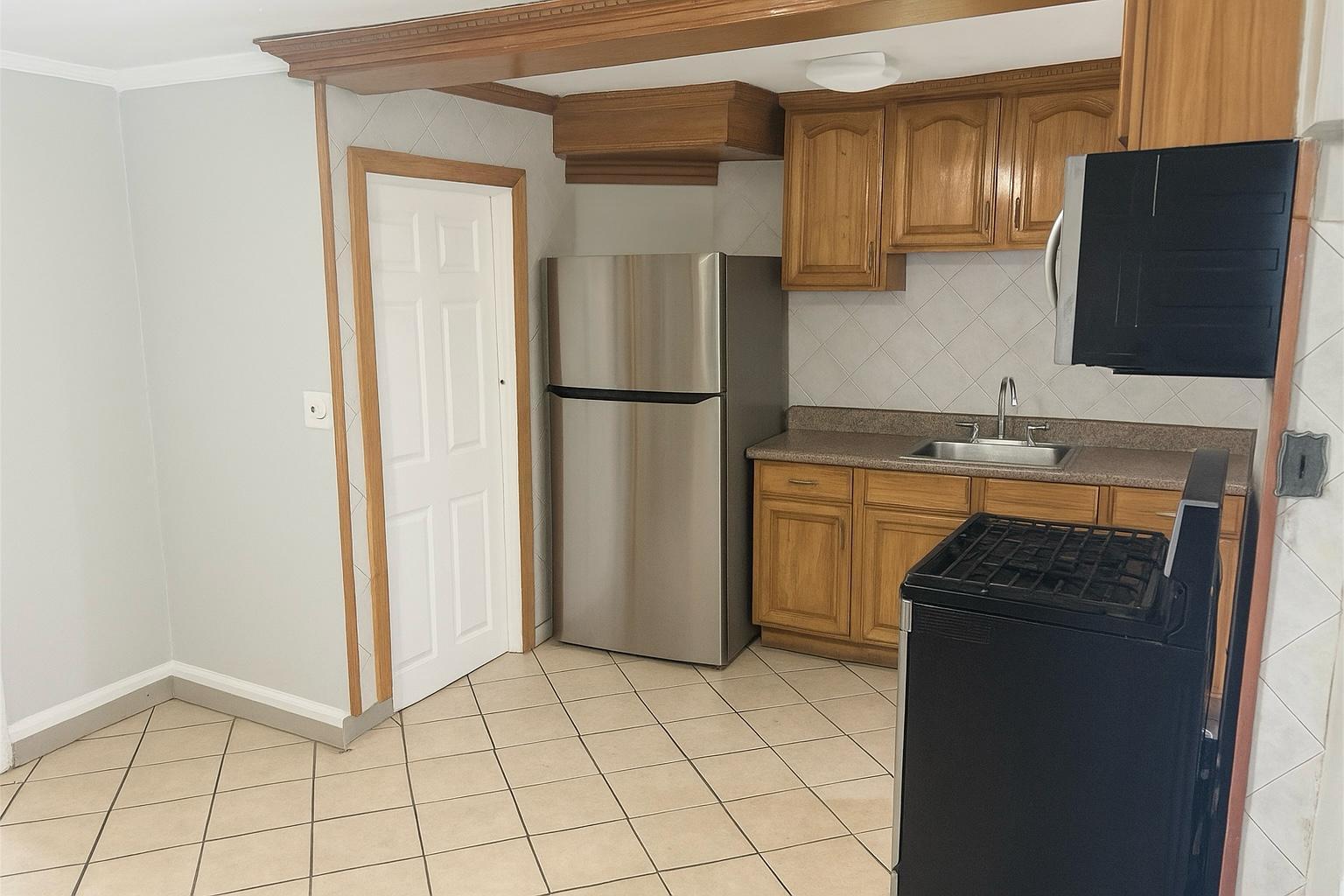 Single Family Bulwer  Brooklyn, NY 11207, MLS-884781-5