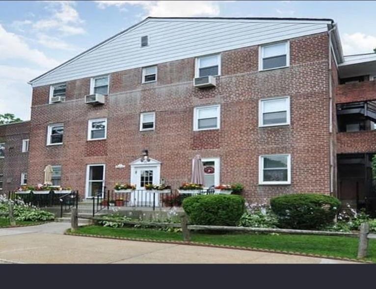 Coop in Eastchester - Leewood  Westchester County, NY 10709