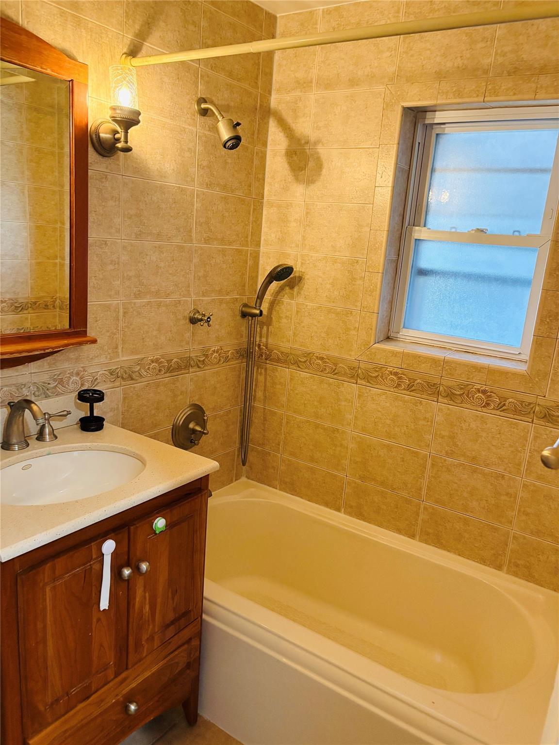 Coop Leewood  Westchester County, NY 10709, MLS-884820-14