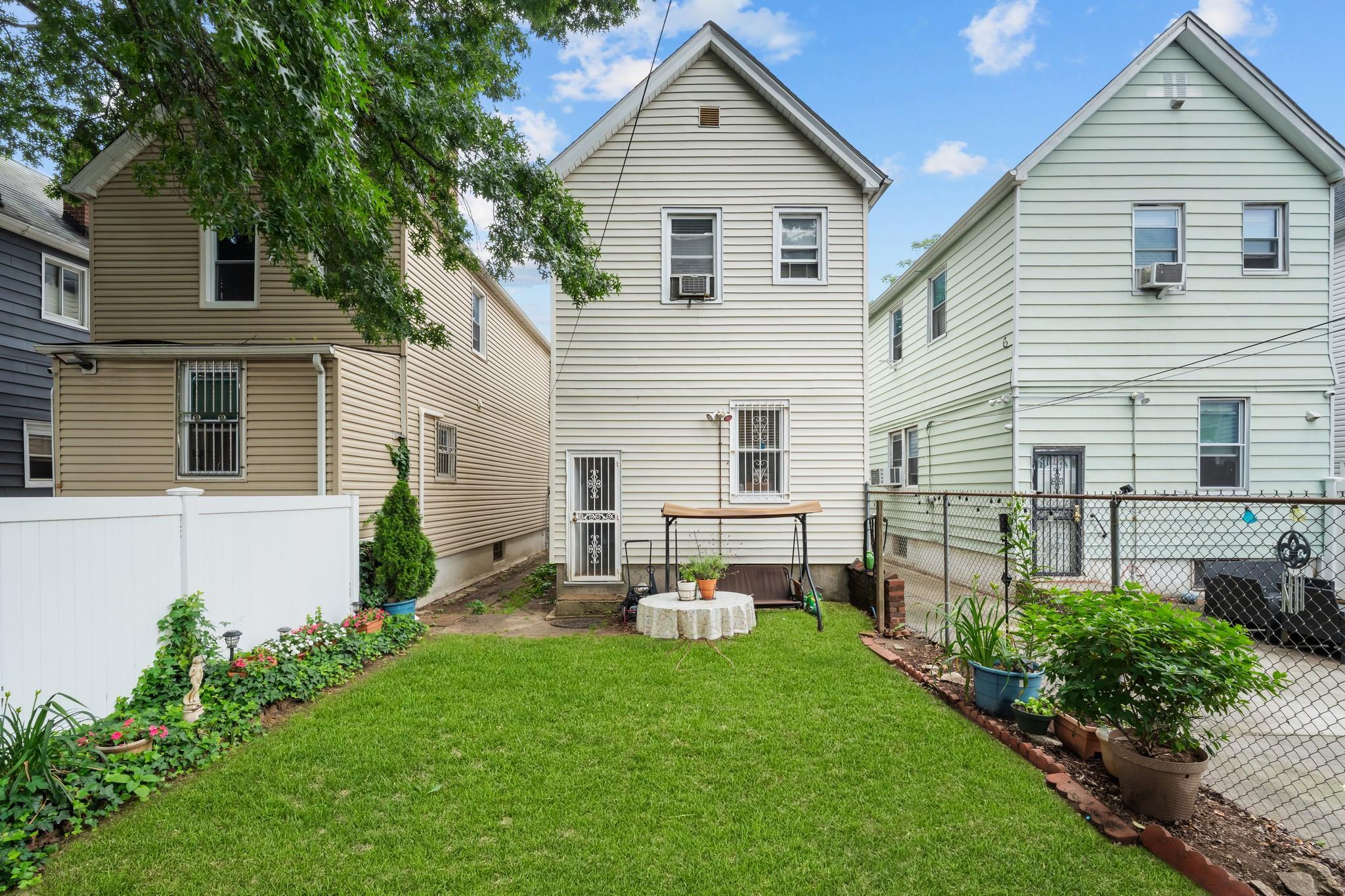 Single Family 94th  Queens, NY 11369, MLS-884846-17