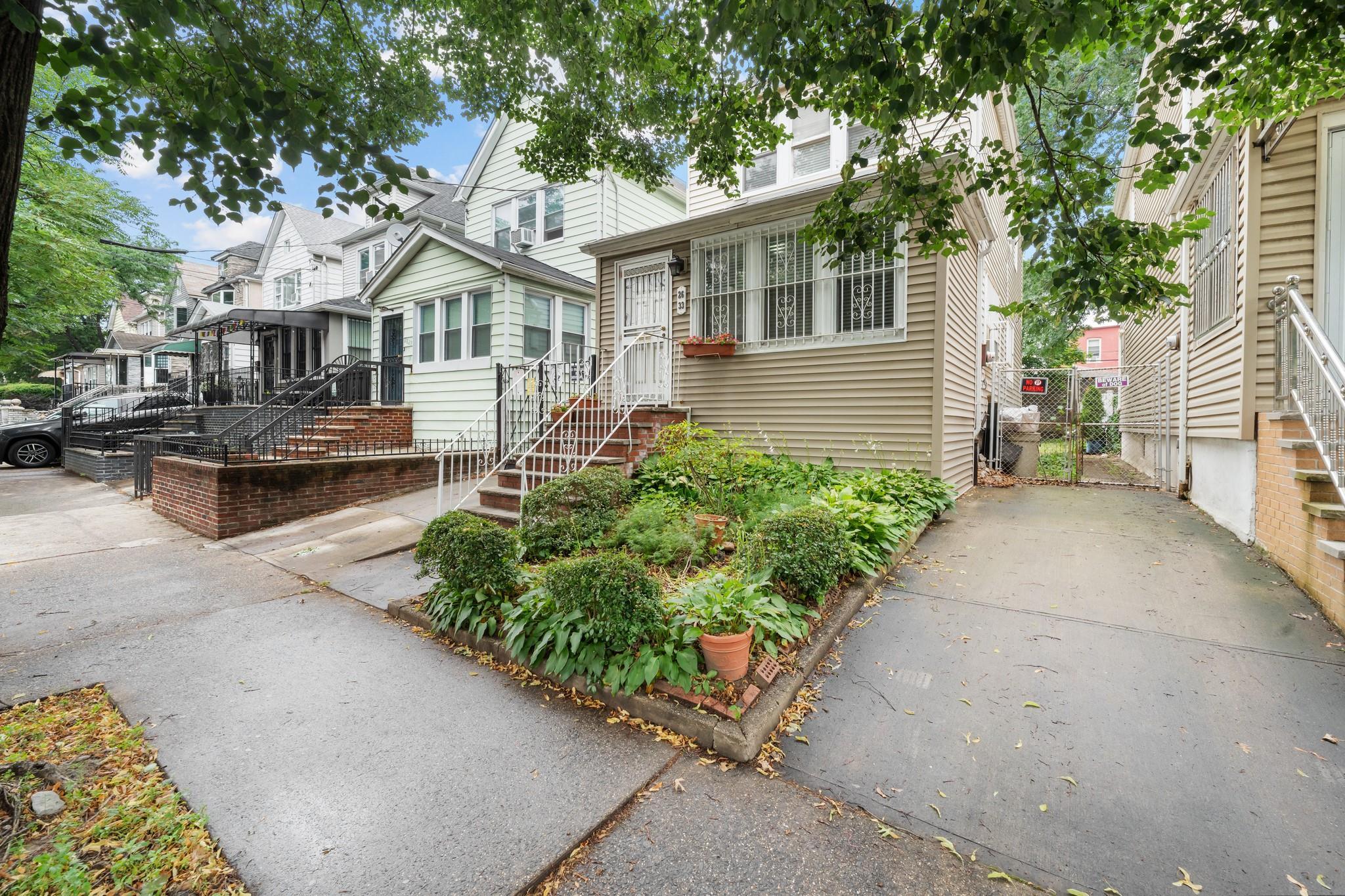 Single Family 94th  Queens, NY 11369, MLS-884846-19