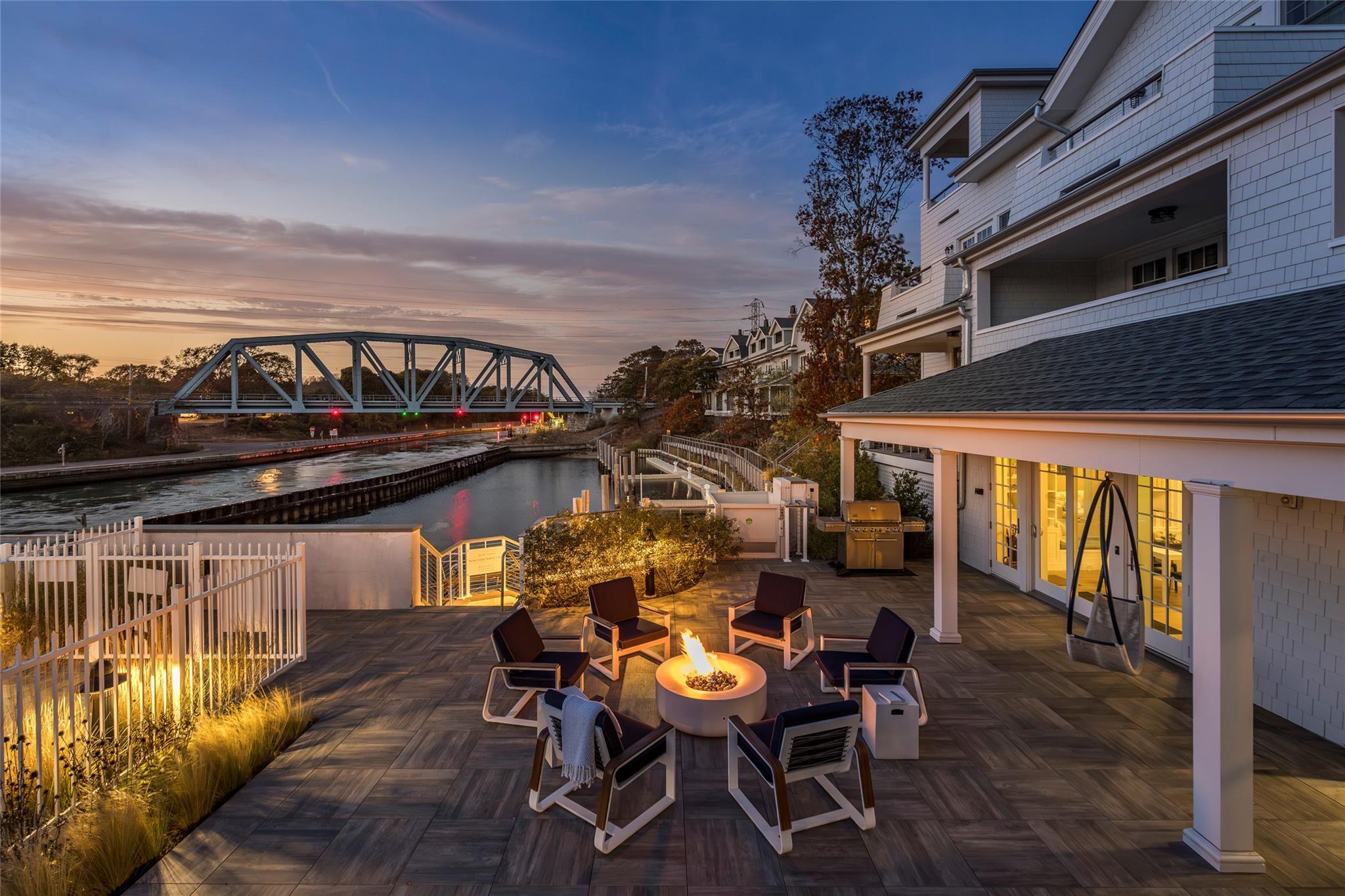 Condo Old Boathouse  Suffolk County, NY 11946, MLS-884858-24