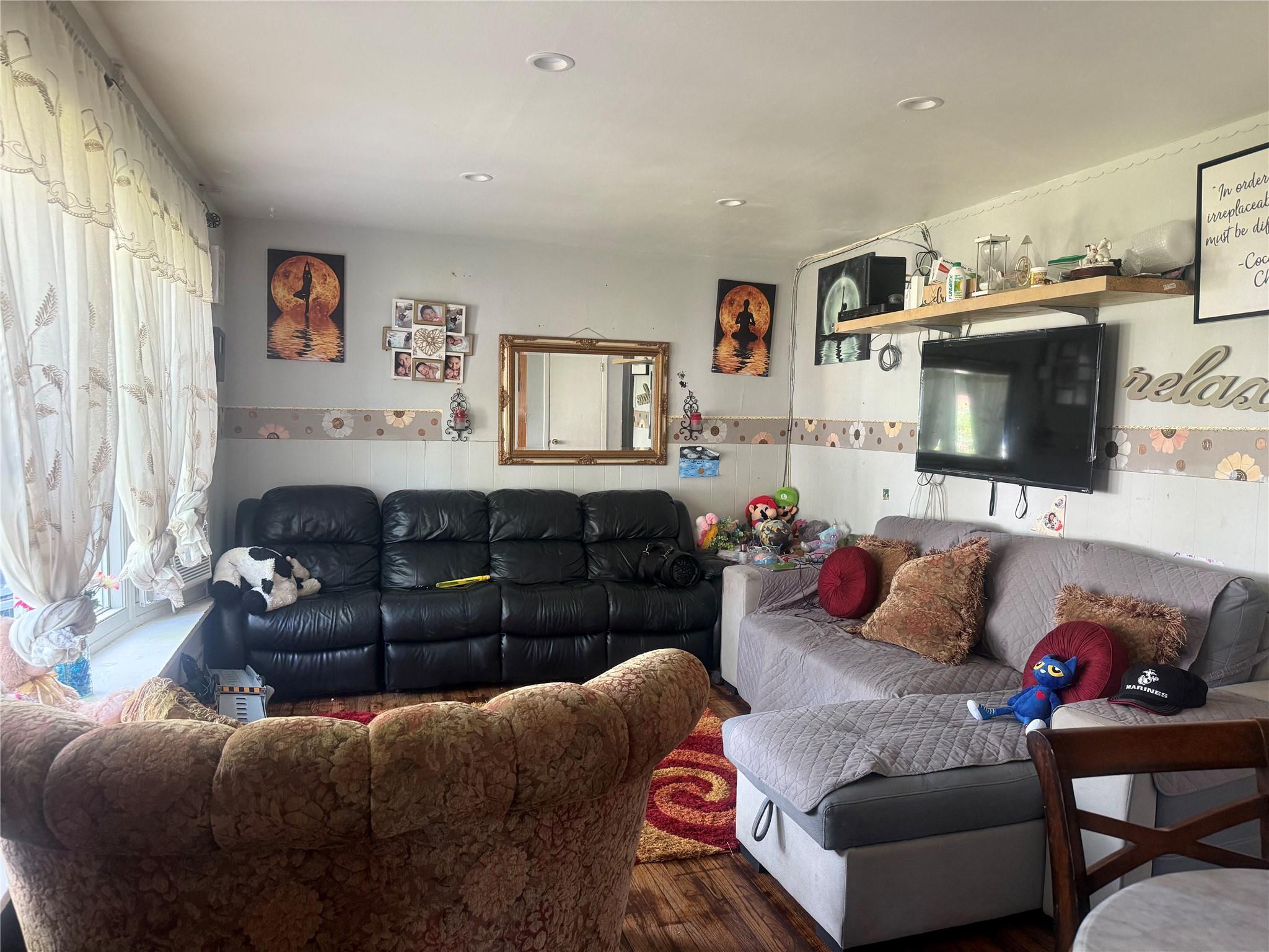 Single Family Phyllis  Suffolk County, NY 11772, MLS-884885-4