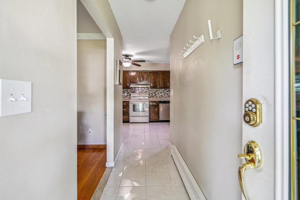 Single Family Lincoln  Suffolk County, NY 11776, MLS-884969-2