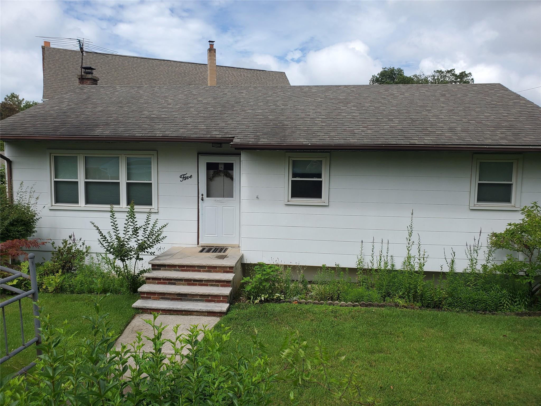 Single Family Uranus  Suffolk County, NY 11778, MLS-884974-3