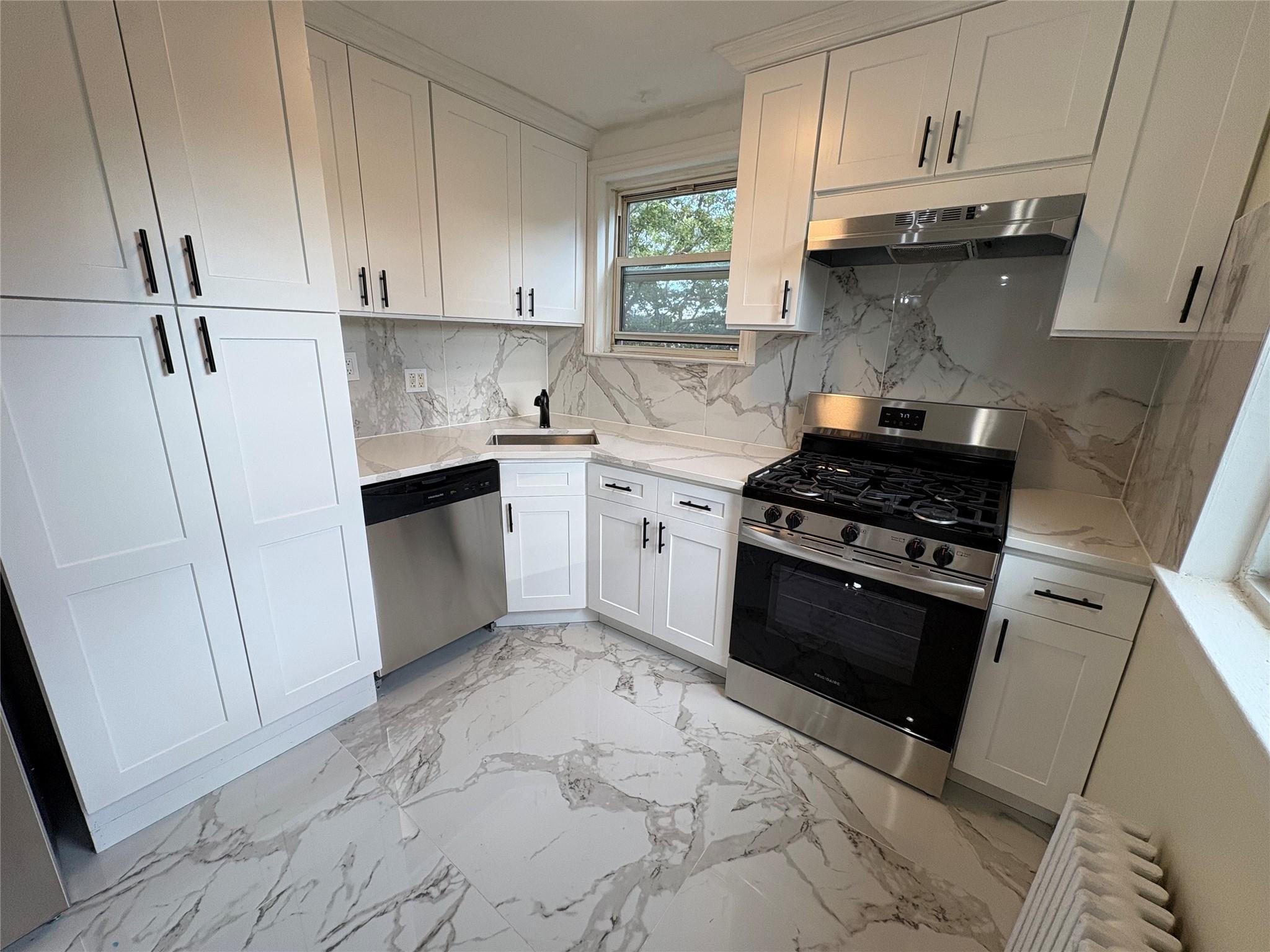 Coop 75  Queens, NY 11004, MLS-884983-3