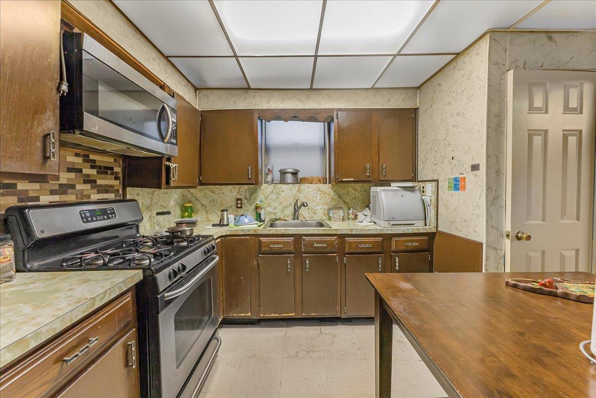 Single Family Wickham  Bronx, NY 10466, MLS-885009-11