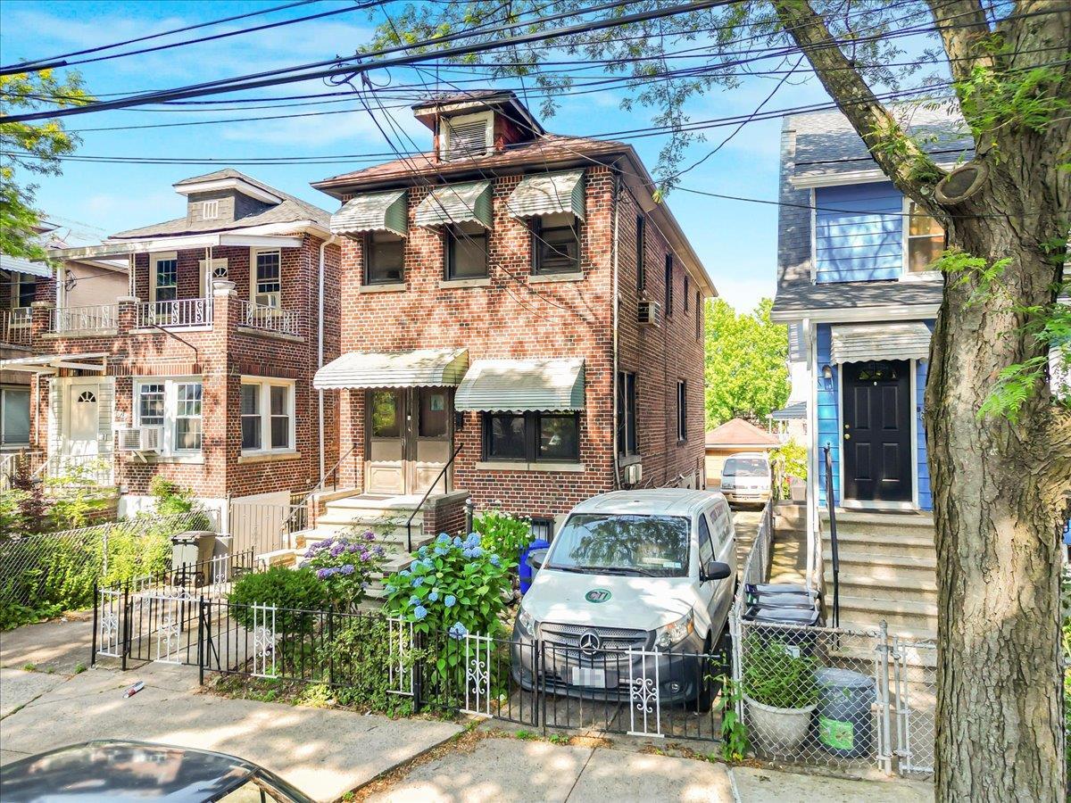 Single Family Wickham  Bronx, NY 10466, MLS-885009-2