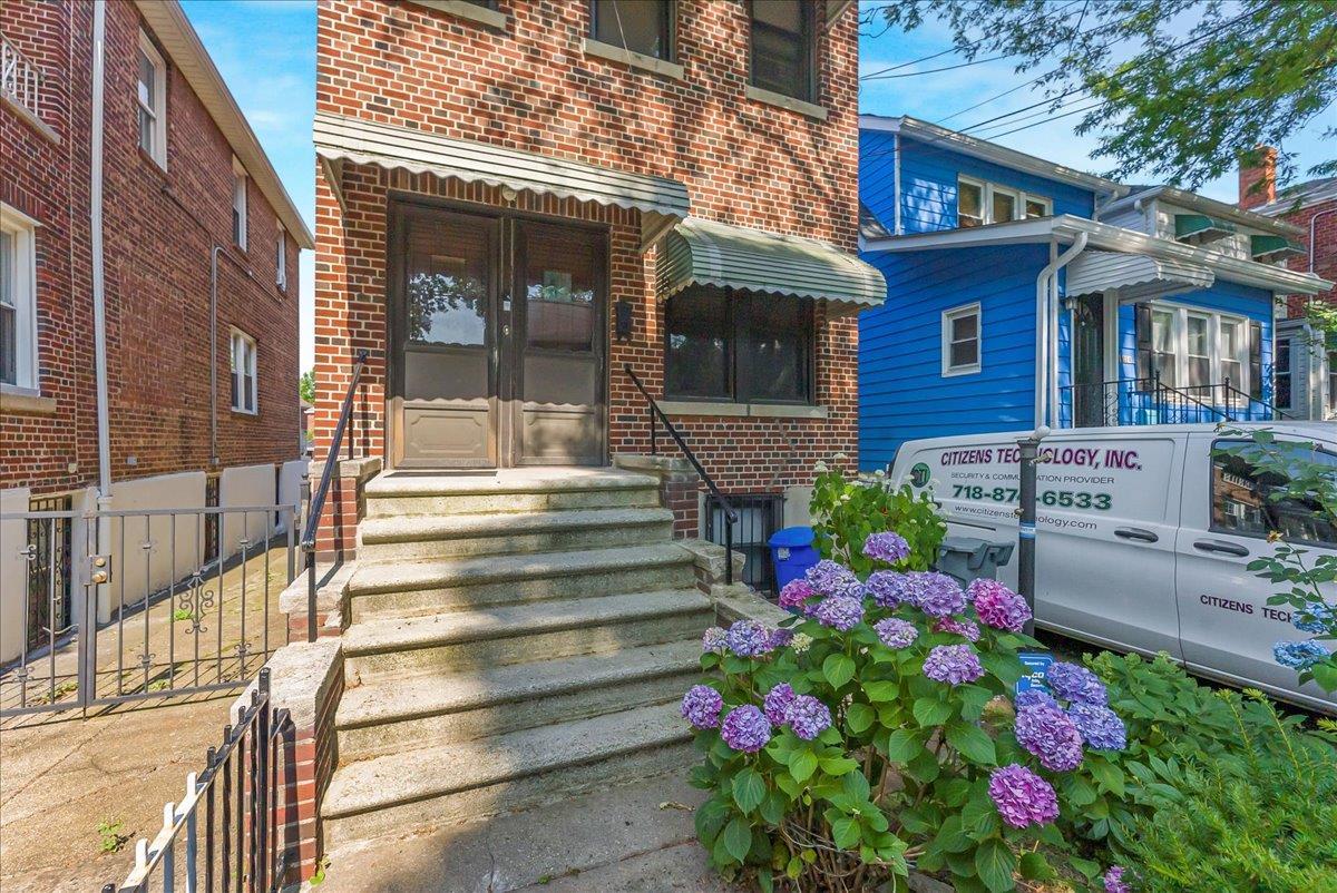 Single Family Wickham  Bronx, NY 10466, MLS-885009-22