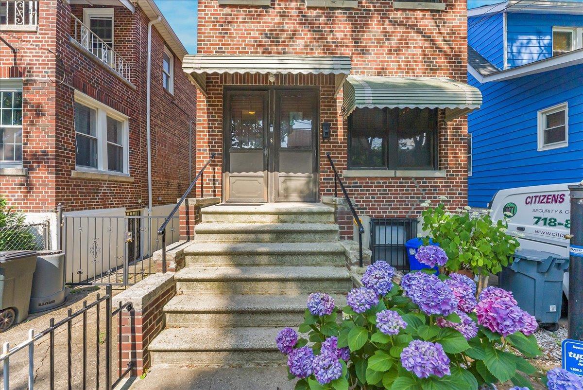 Single Family Wickham  Bronx, NY 10466, MLS-885009-23