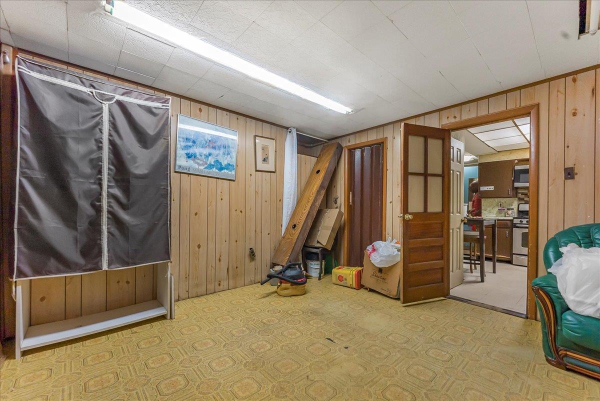Single Family Wickham  Bronx, NY 10466, MLS-885009-8