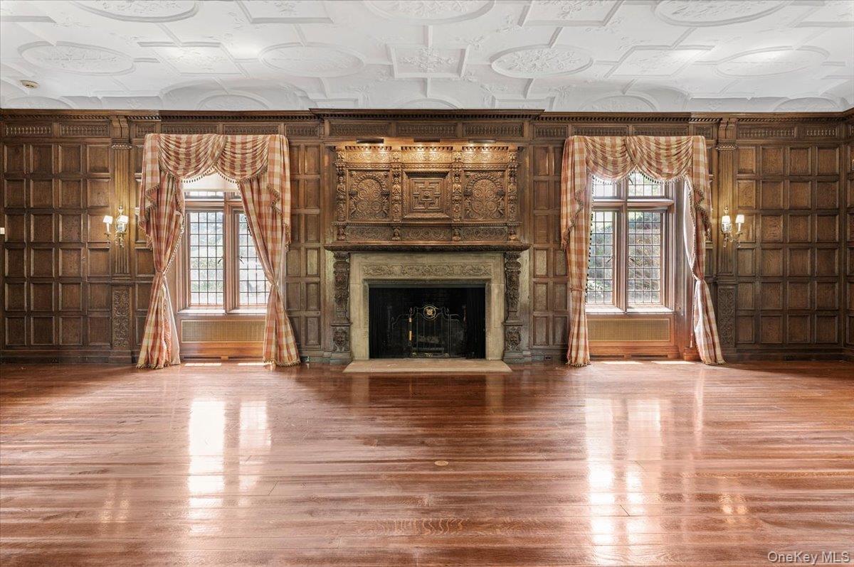 Single Family Horseshoe Nassau County, NY 11765, MLS-885062-16