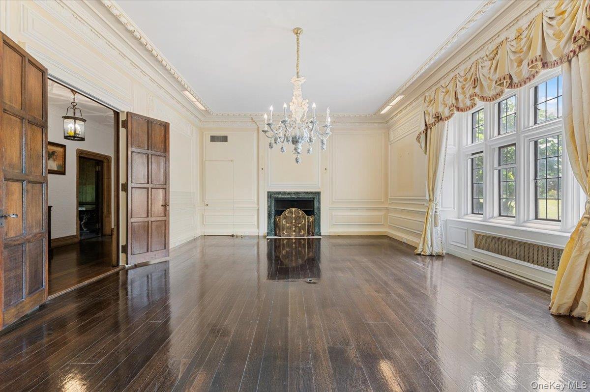 Single Family Horseshoe Nassau County, NY 11765, MLS-885062-21