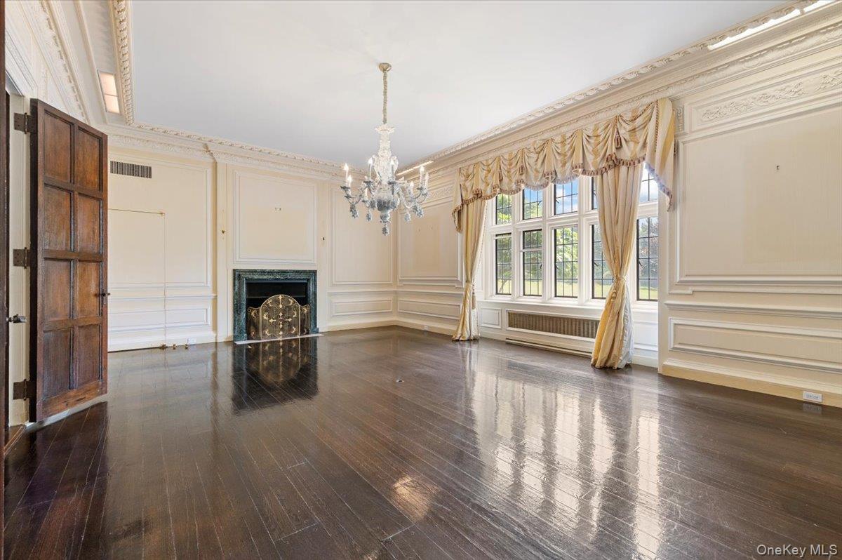 Single Family Horseshoe Nassau County, NY 11765, MLS-885062-23