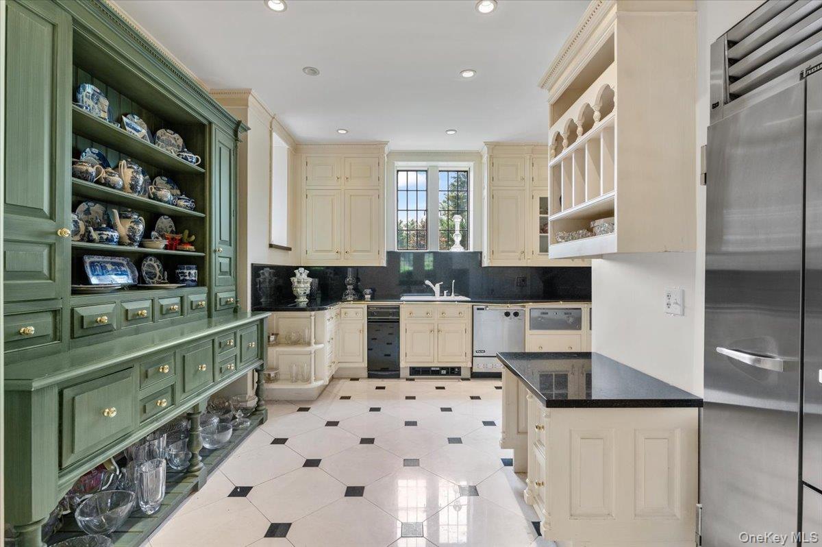 Single Family Horseshoe Nassau County, NY 11765, MLS-885062-28