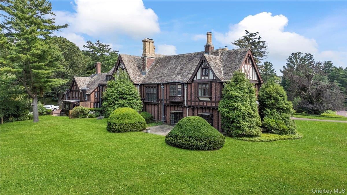 Single Family Horseshoe Nassau County, NY 11765, MLS-885062-8