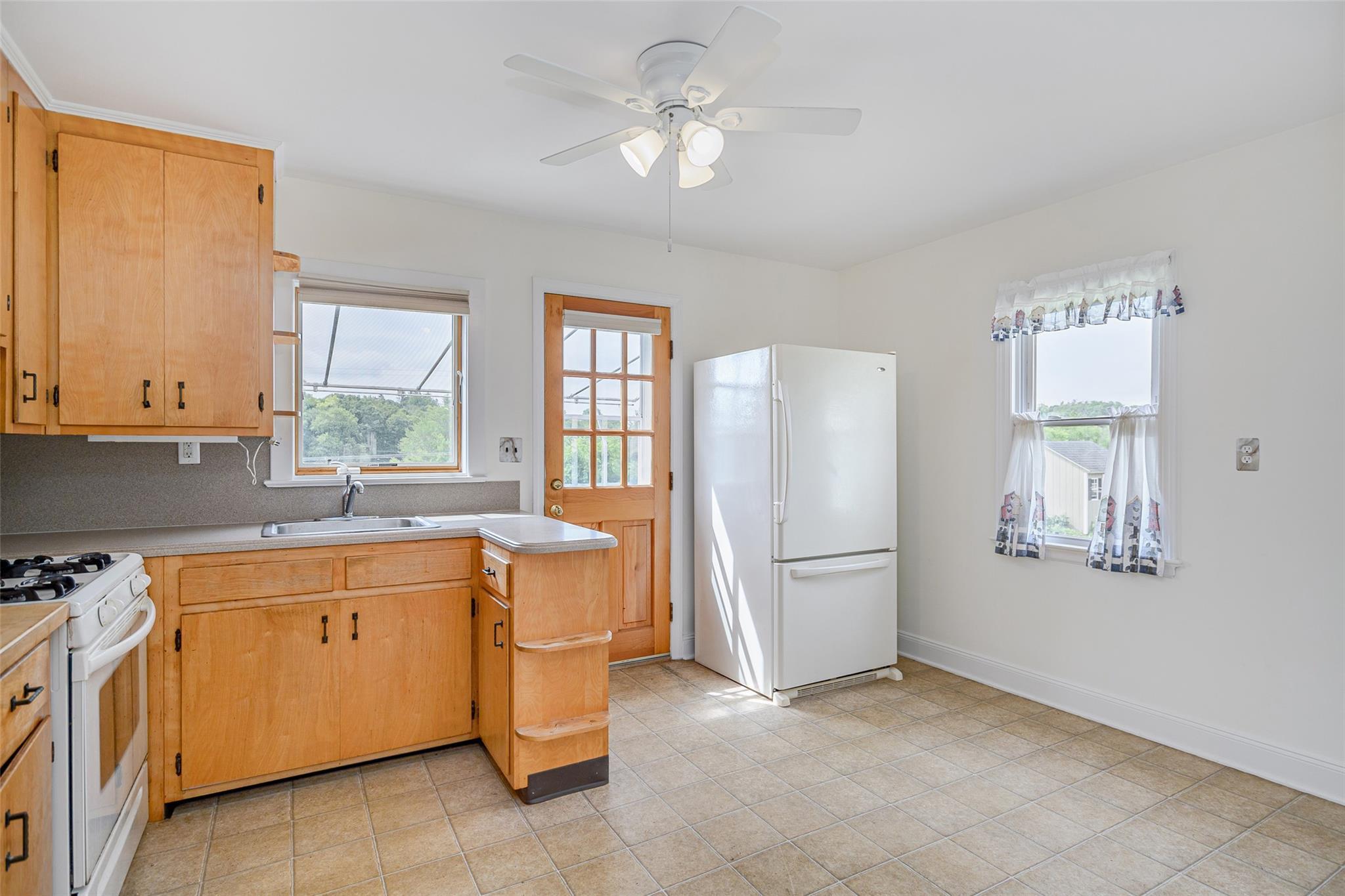 Single Family Grandview  Dutchess County, NY 12564, MLS-885069-10