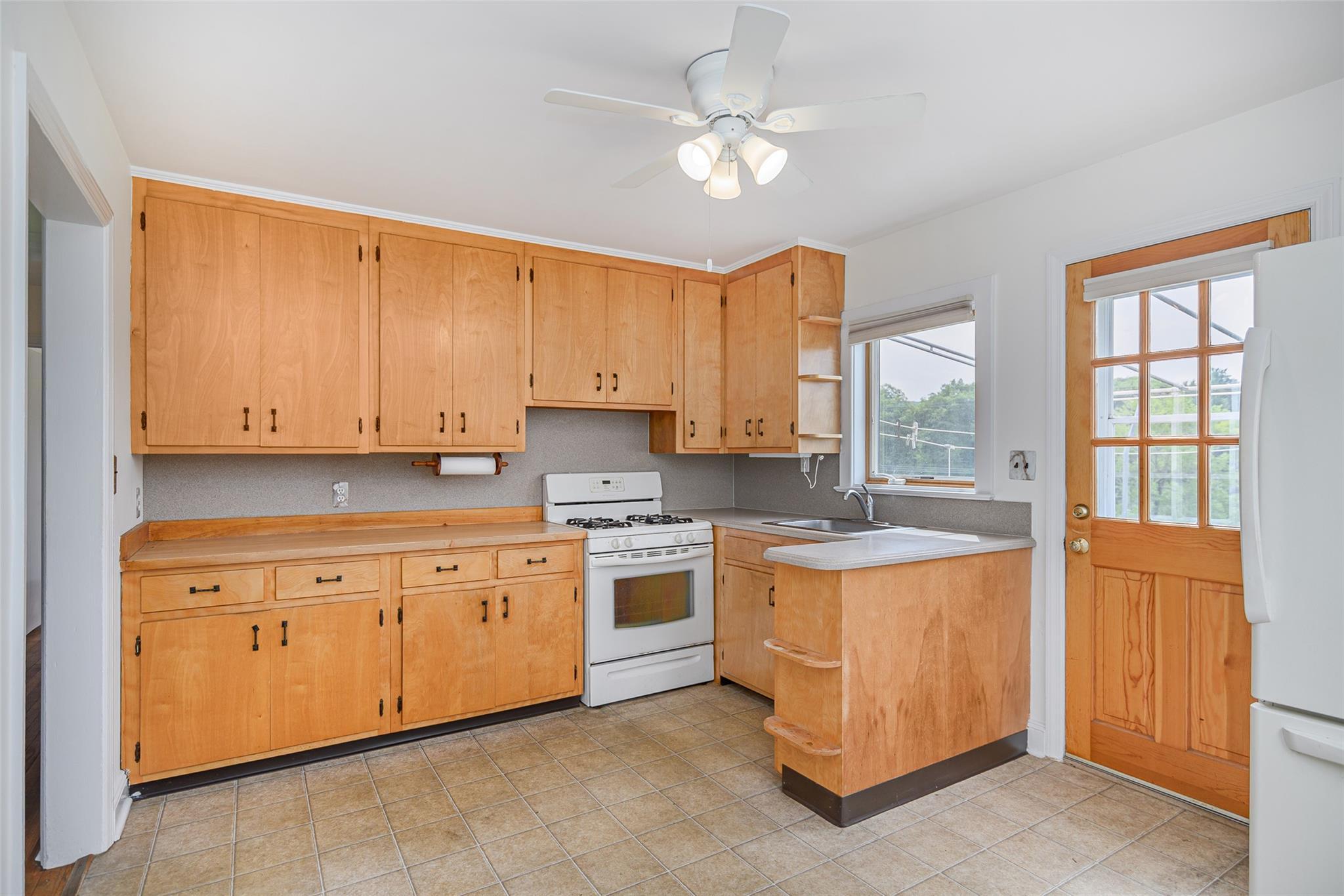 Single Family Grandview  Dutchess County, NY 12564, MLS-885069-13
