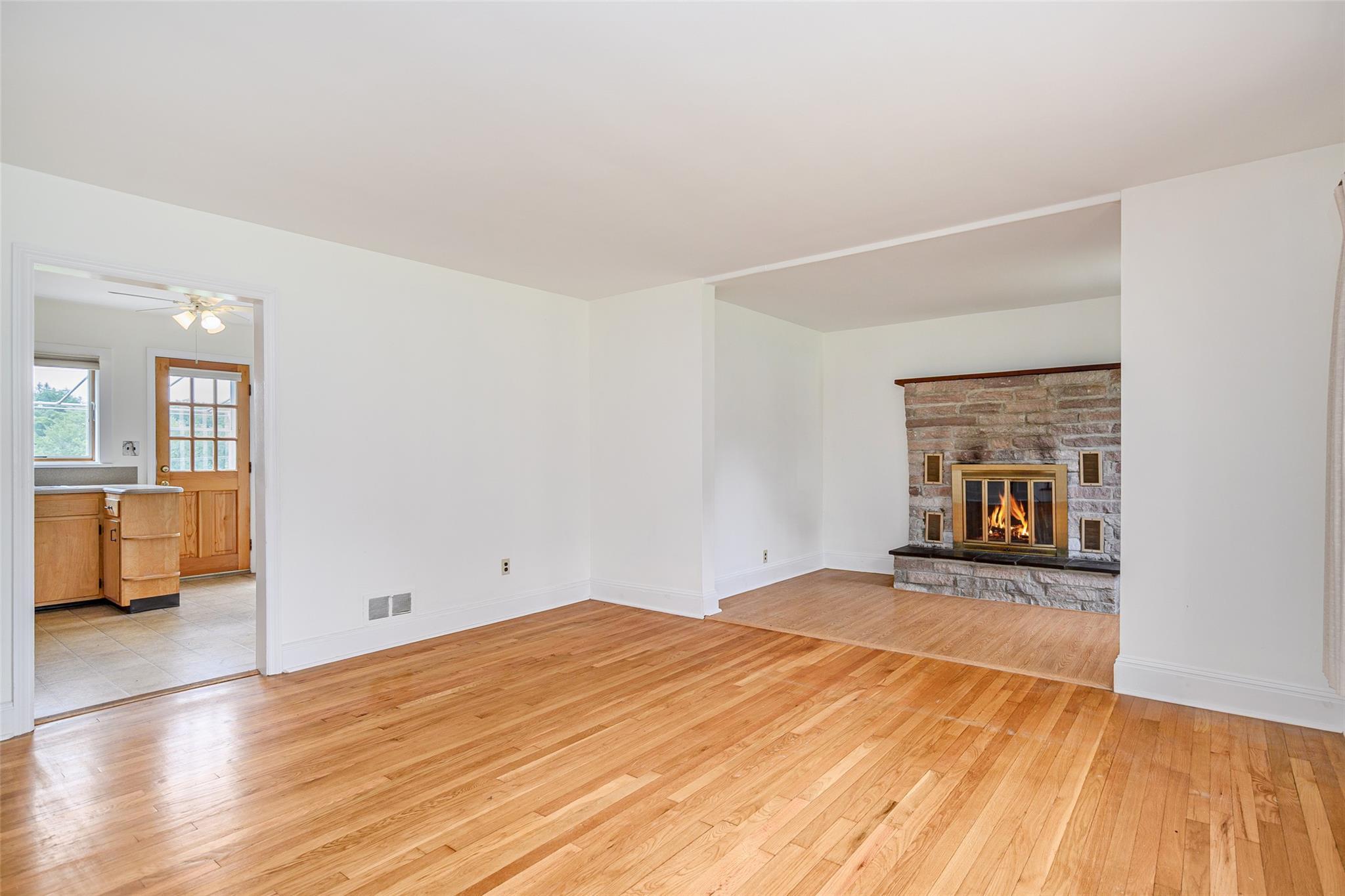 Single Family Grandview  Dutchess County, NY 12564, MLS-885069-6