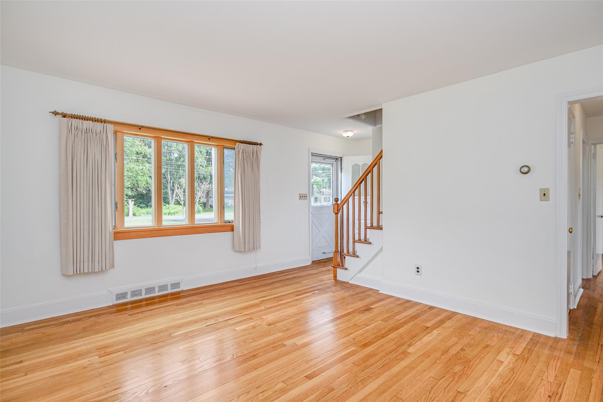 Single Family Grandview  Dutchess County, NY 12564, MLS-885069-9