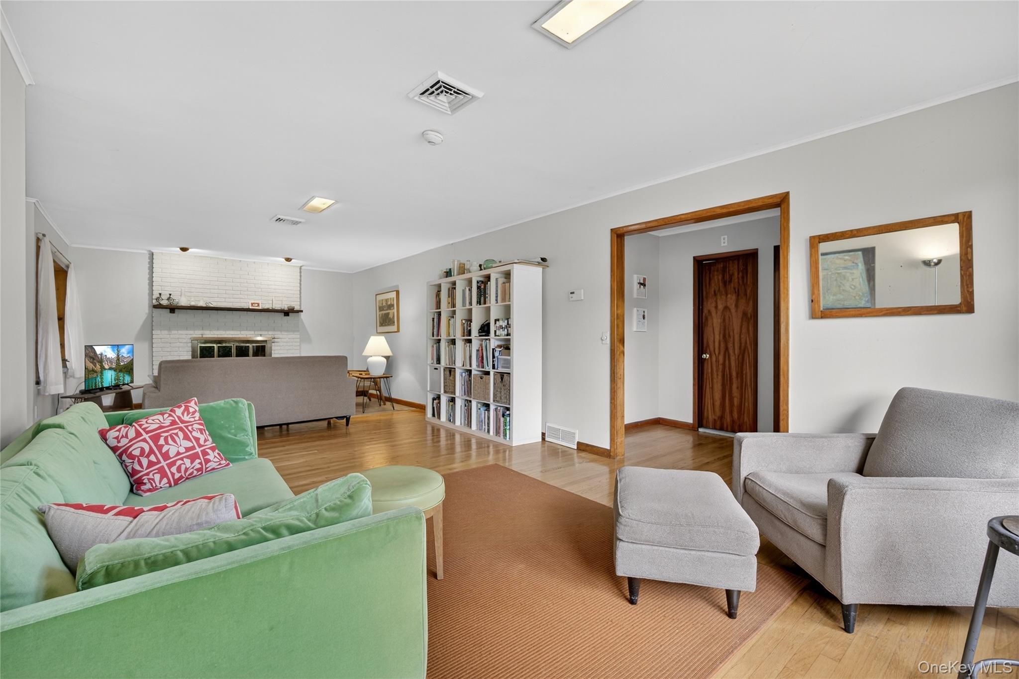 Single Family Broadway Dutchess County, NY 12571, MLS-885139-11