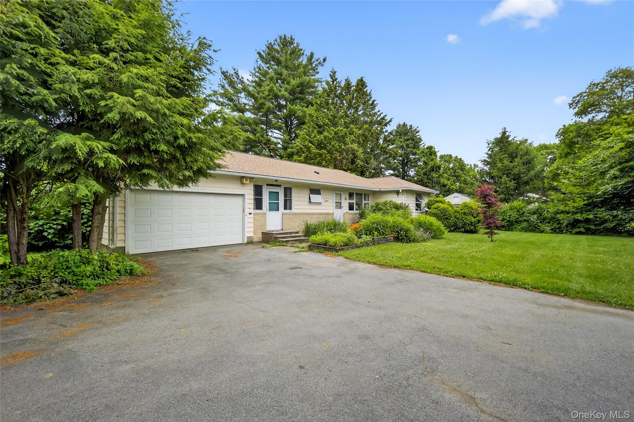 Single Family Broadway Dutchess County, NY 12571, MLS-885139-2