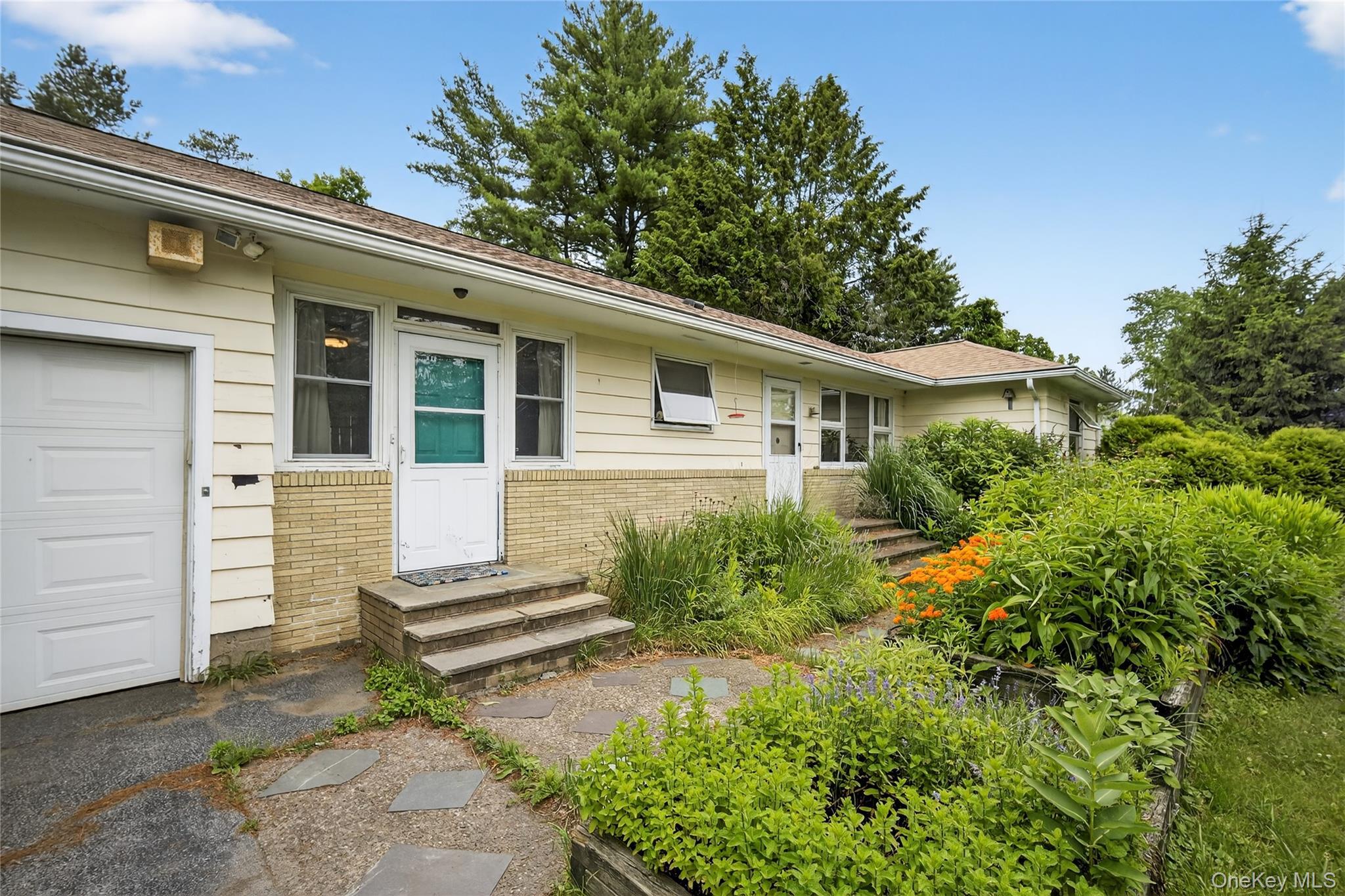 Single Family Broadway Dutchess County, NY 12571, MLS-885139-5